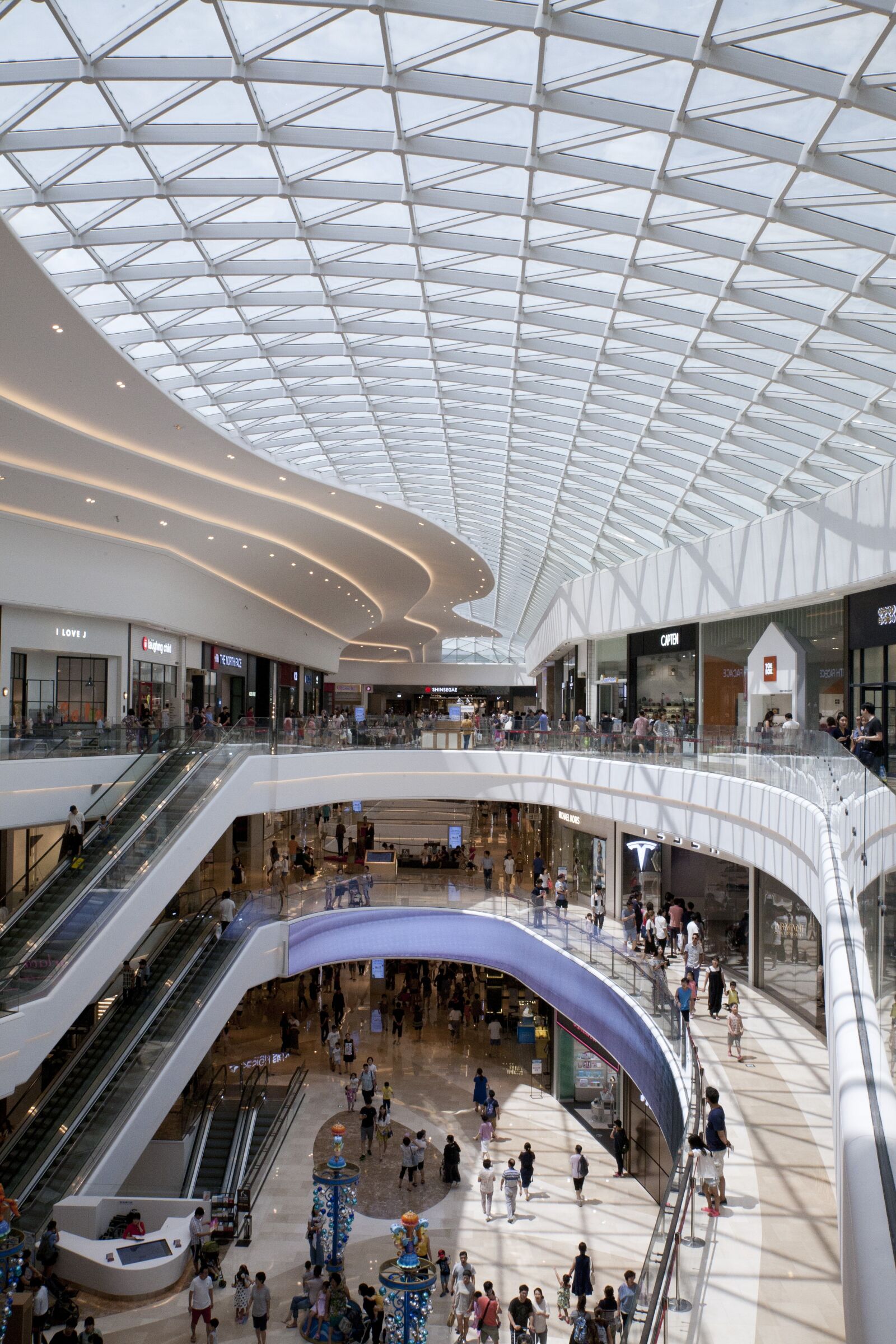 Canon EOS 5D sample photo. Mall, shopping, leisure photography