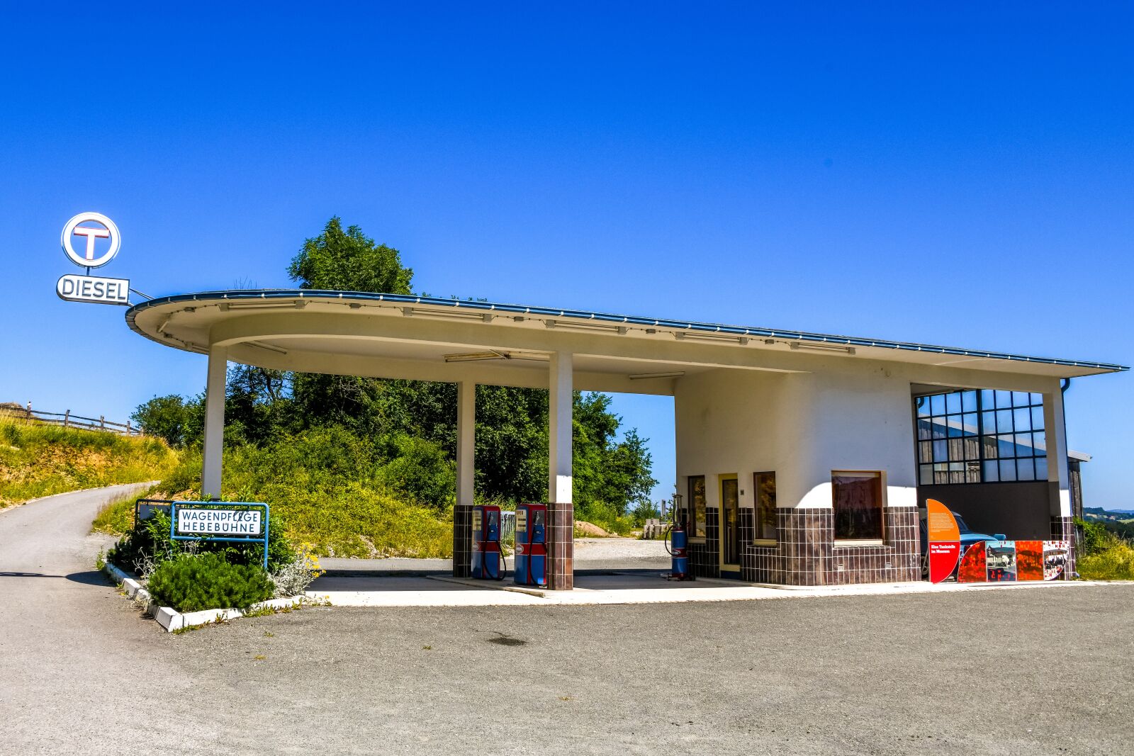 Tamron 28-300mm F3.5-6.3 Di VC PZD sample photo. Petrol stations, historically, refuel photography
