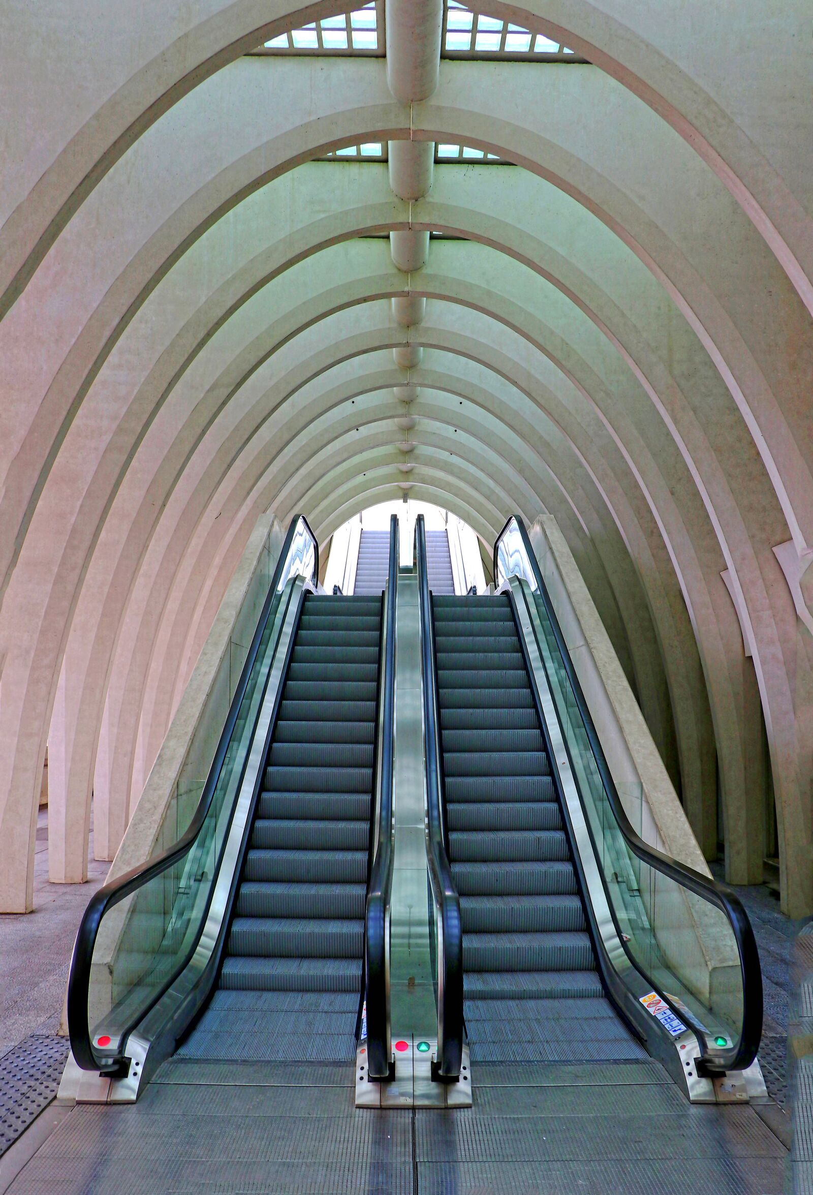 Canon EOS 80D sample photo. Railway station, liege, li photography