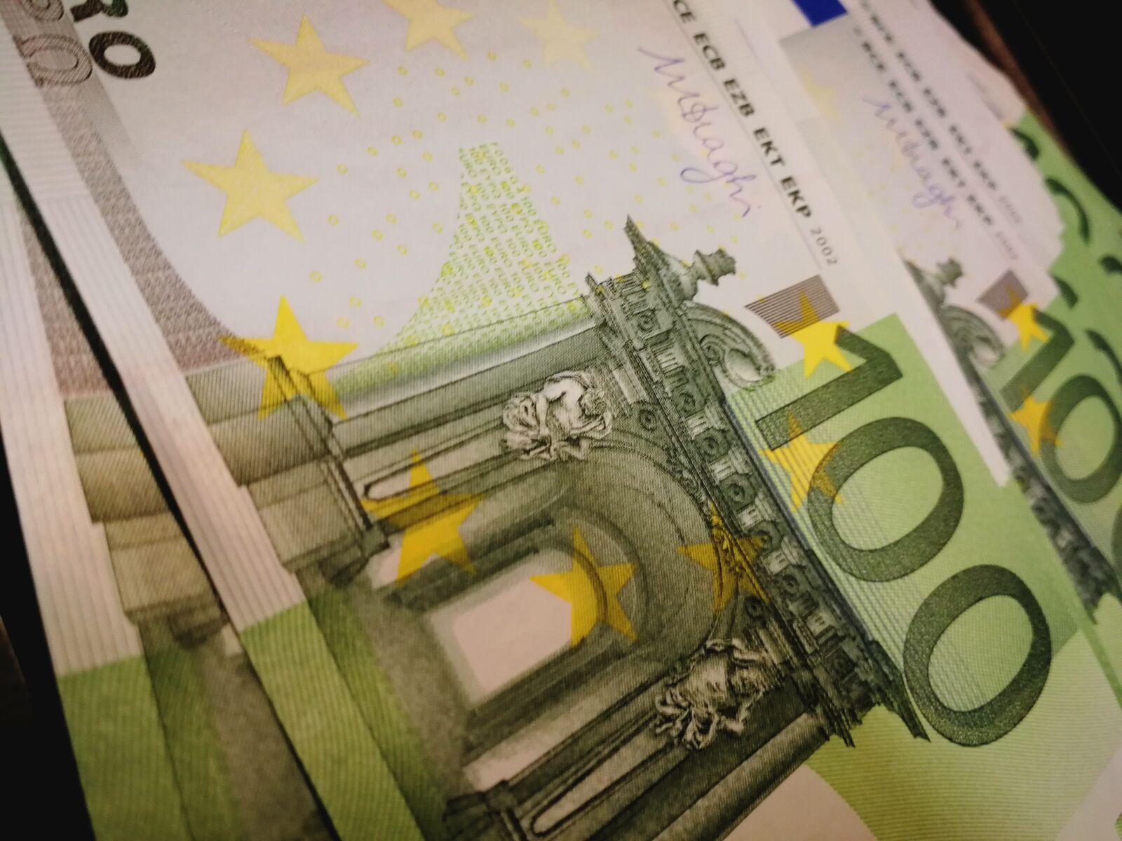 HUAWEI P10 sample photo. Euro, money, safe photography