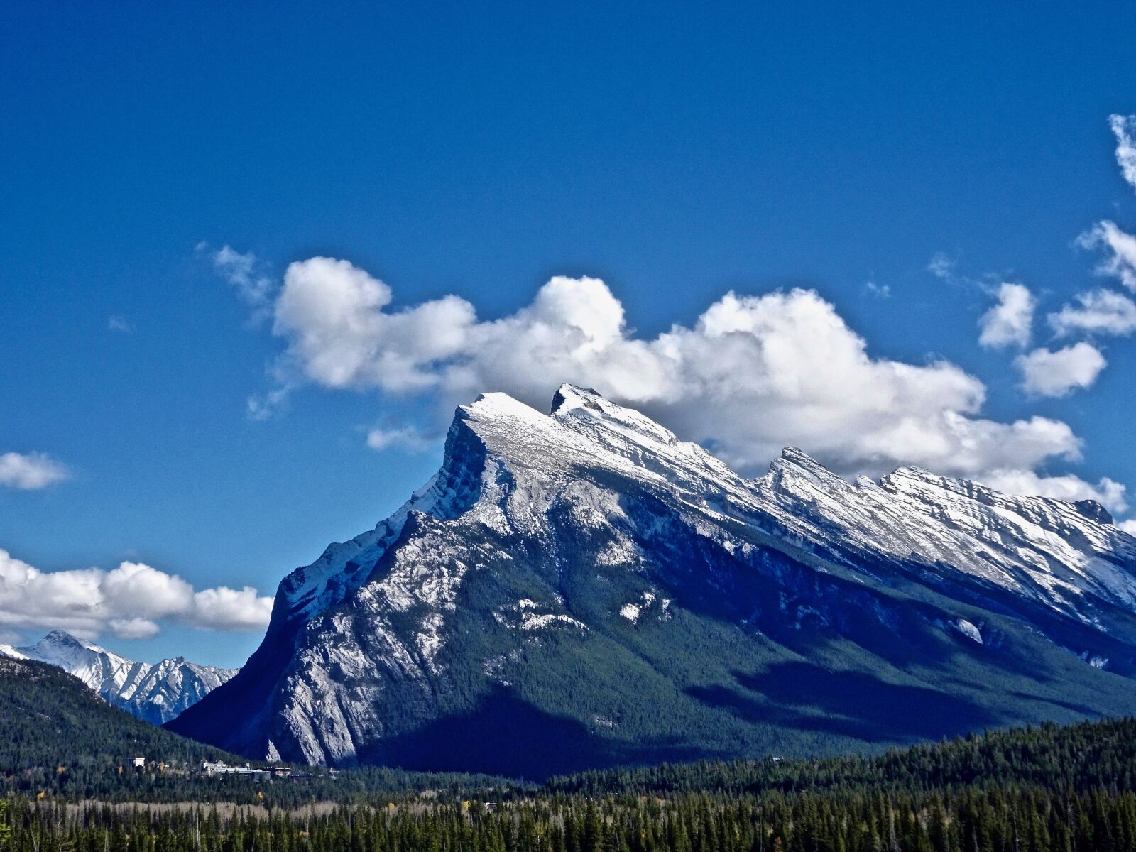 Sony Cyber-shot DSC-HX90V sample photo. Mountain, banff, canada photography
