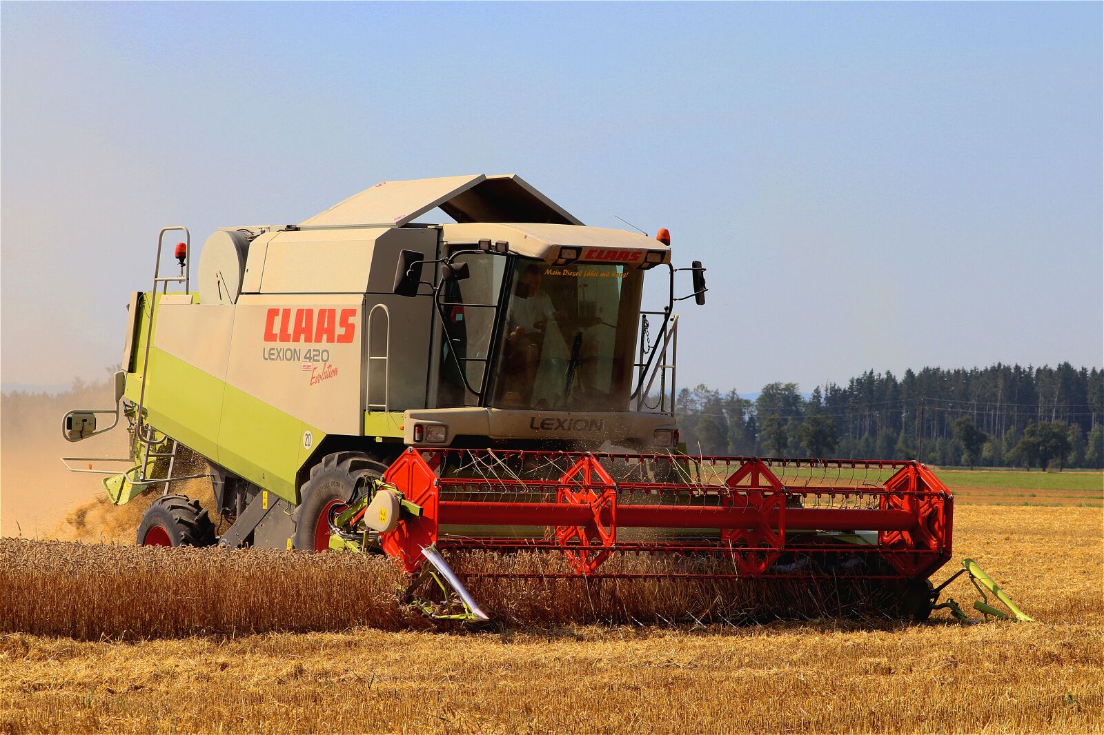 Canon EOS 77D (EOS 9000D / EOS 770D) sample photo. Combine harvester, harvest, agriculture photography