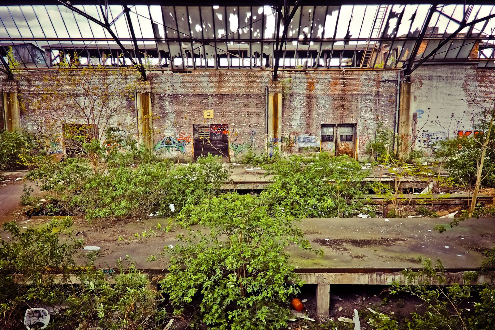 Olympus OM-D E-M10 sample photo. Lost places, old, decay photography