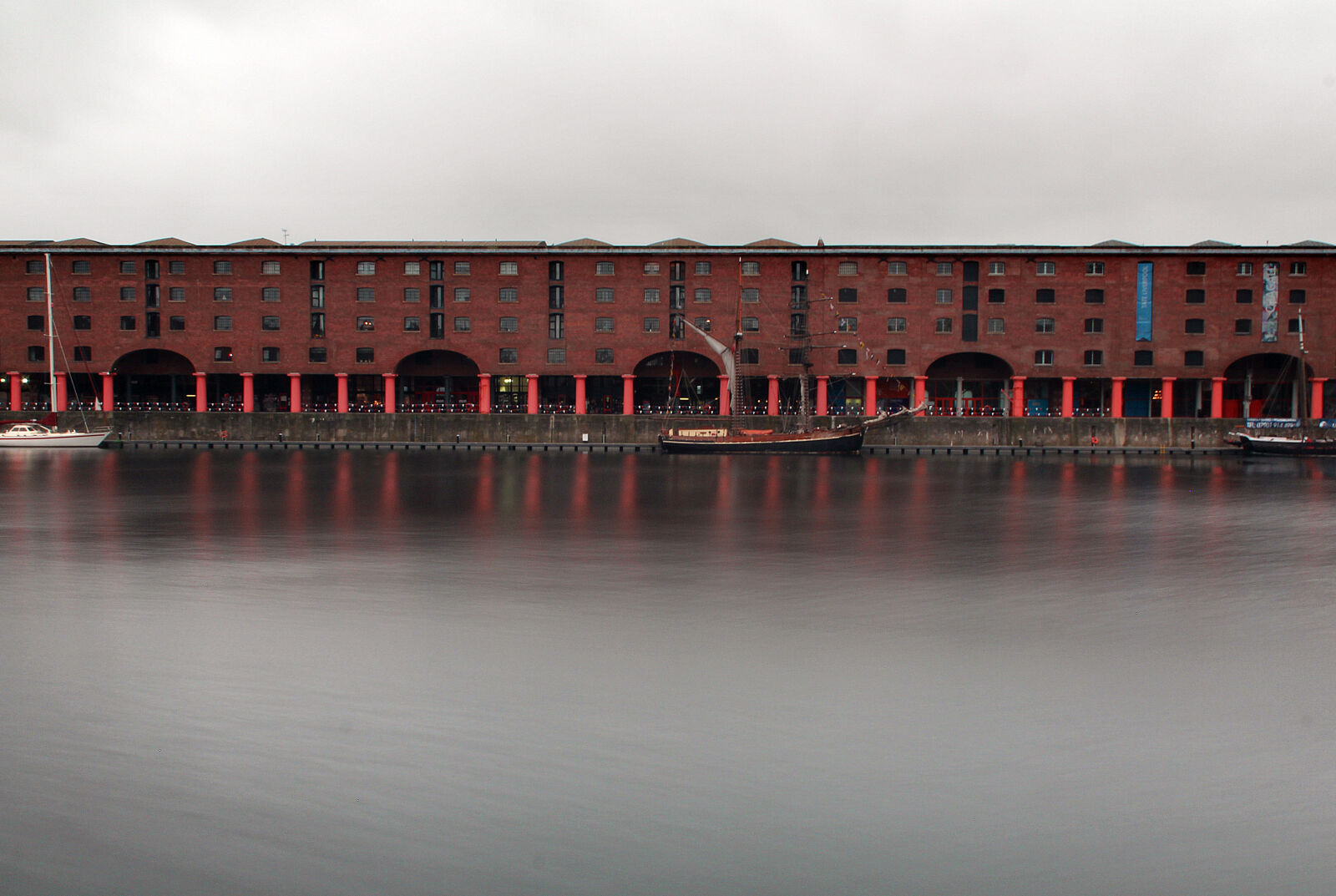 Canon EOS 600D (Rebel EOS T3i / EOS Kiss X5) sample photo. View, of, historical, building photography