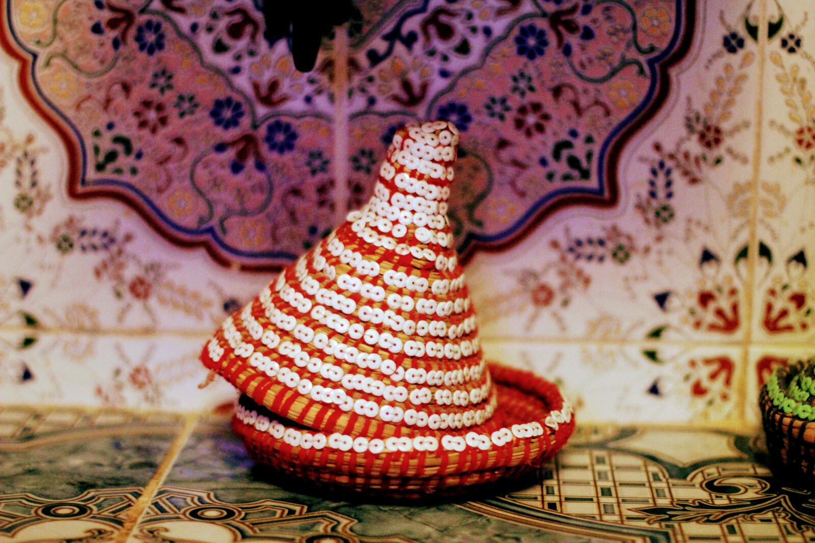 Canon EOS 60D + Canon EF 50mm F1.4 USM sample photo. Tagine, deco, decoration photography