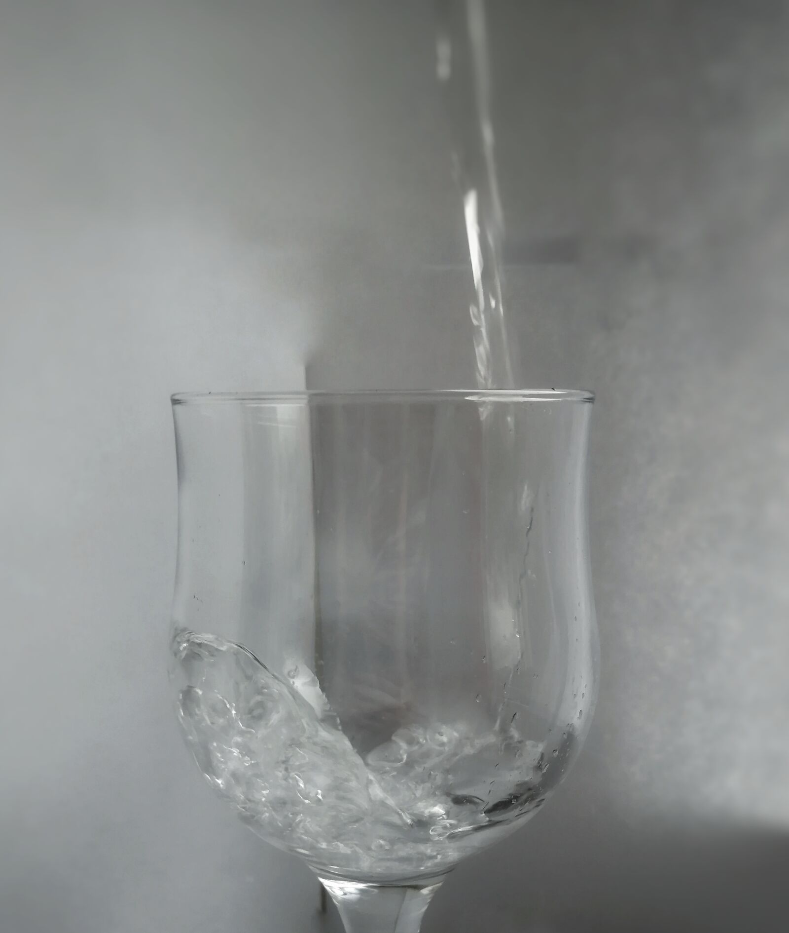 HUAWEI P30 LITE sample photo. Glass, water, spray photography