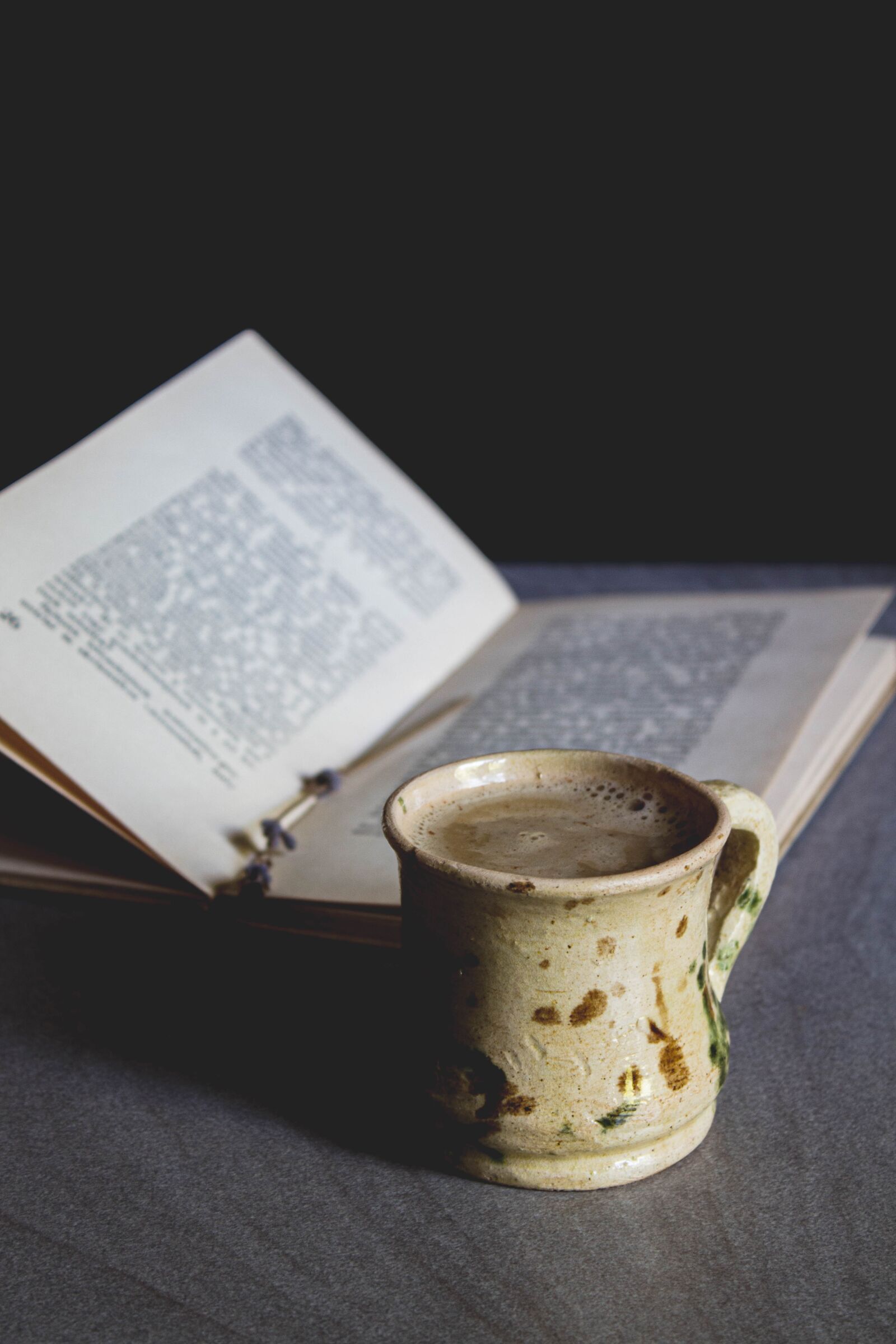 Canon EOS 1300D (EOS Rebel T6 / EOS Kiss X80) sample photo. Coffee, book, reading photography