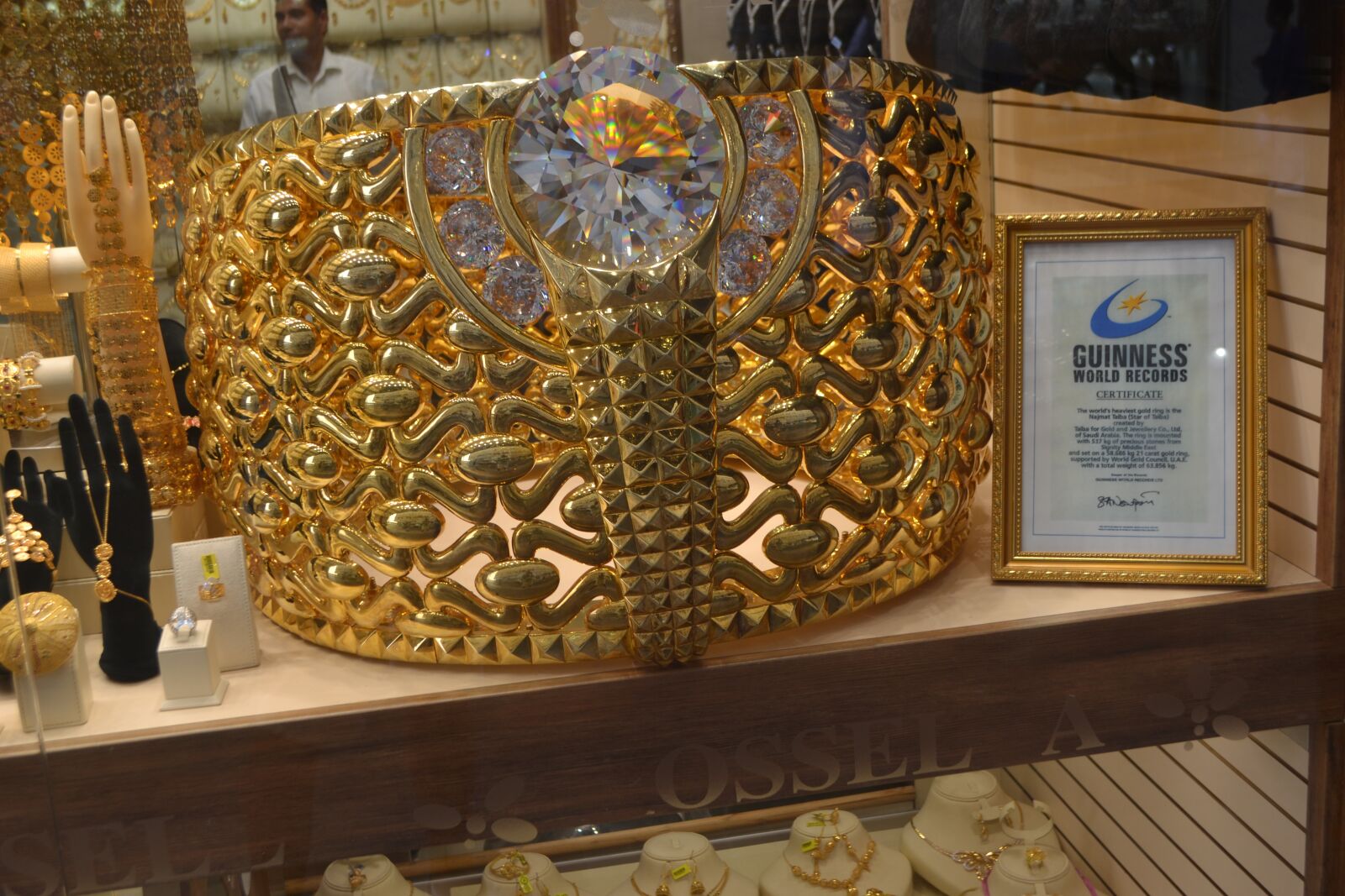 Nikon D3100 sample photo. Gold, ring, najmat taiba photography