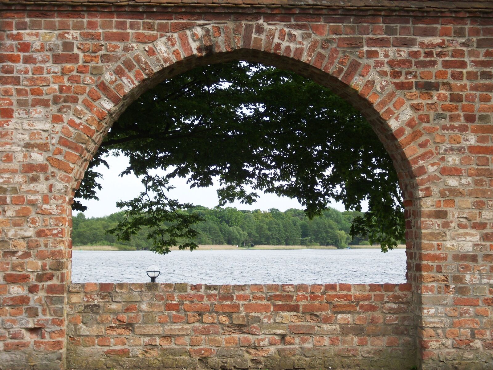 MEDION MD85863 sample photo. Wall, by looking, stone photography