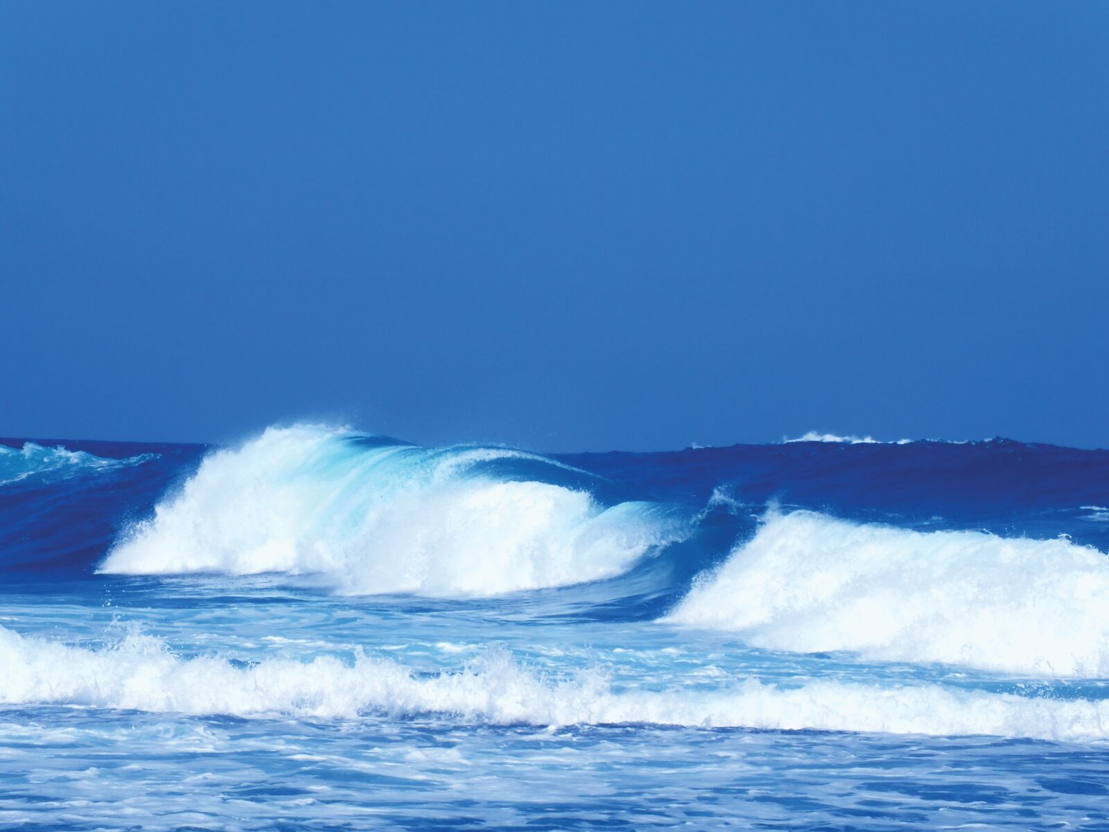 Fujifilm FinePix HS35EXR sample photo. Waves, panorama, beach photography