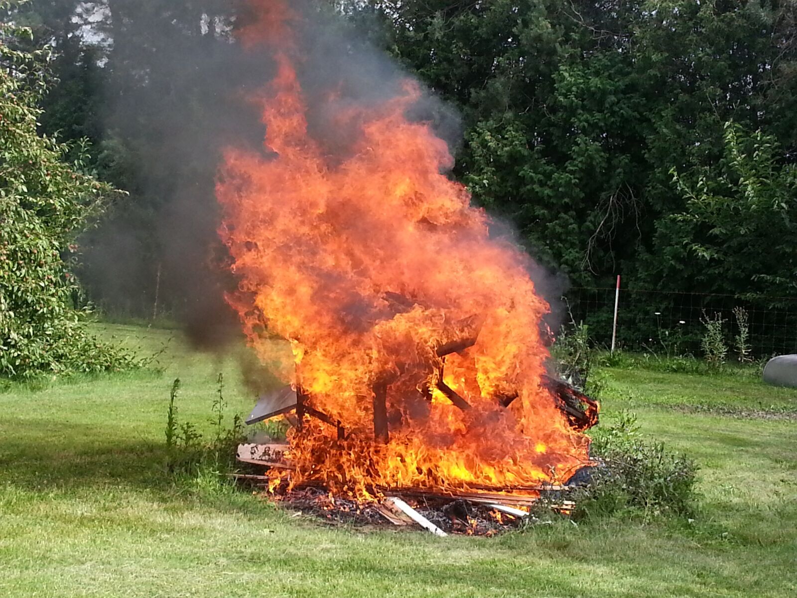 Samsung Galaxy S3 sample photo. Bonfire, fire, flame photography