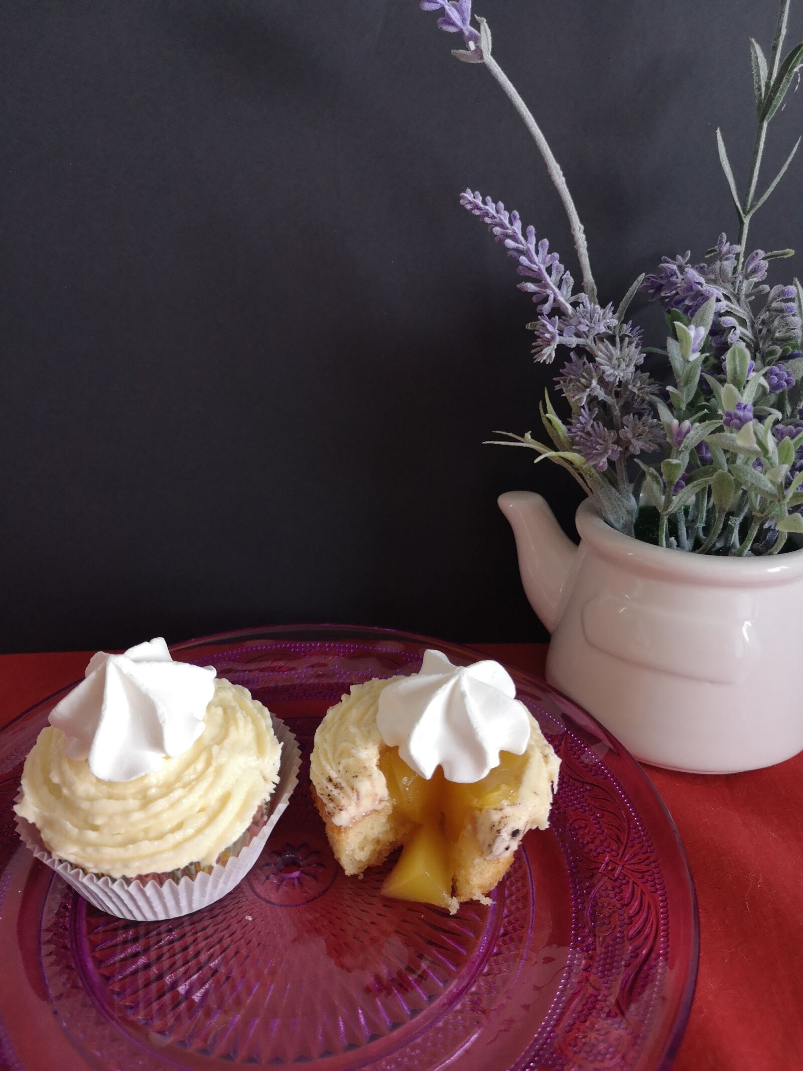 HUAWEI P20 sample photo. Lemon, meringue, cupcake photography