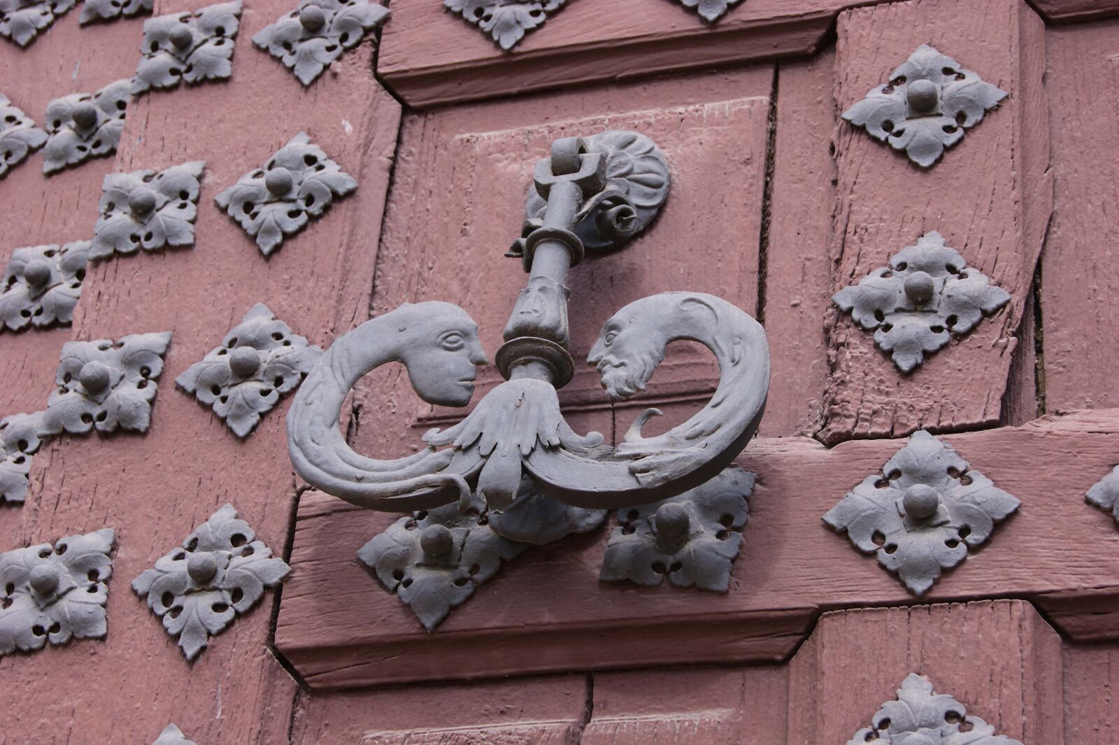 Sony Alpha DSLR-A290 sample photo. Door, caller, prague photography