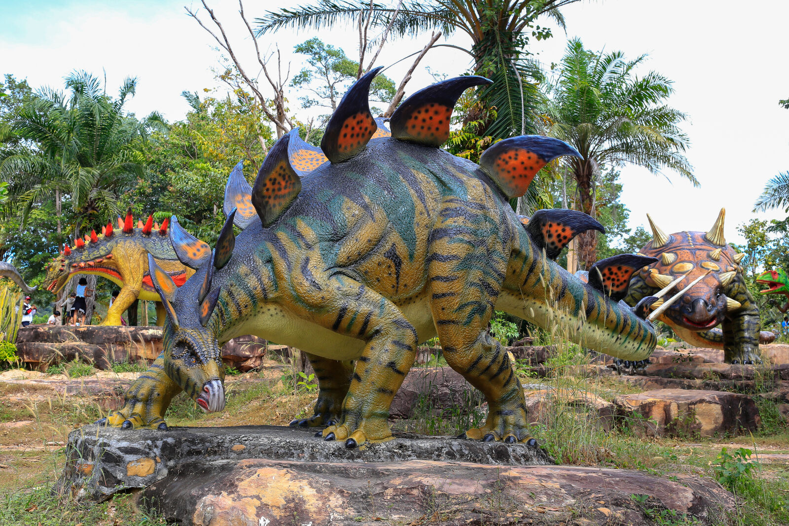 Canon EF 40mm F2.8 STM sample photo. Dinosaur, garden, dinosaur, model photography