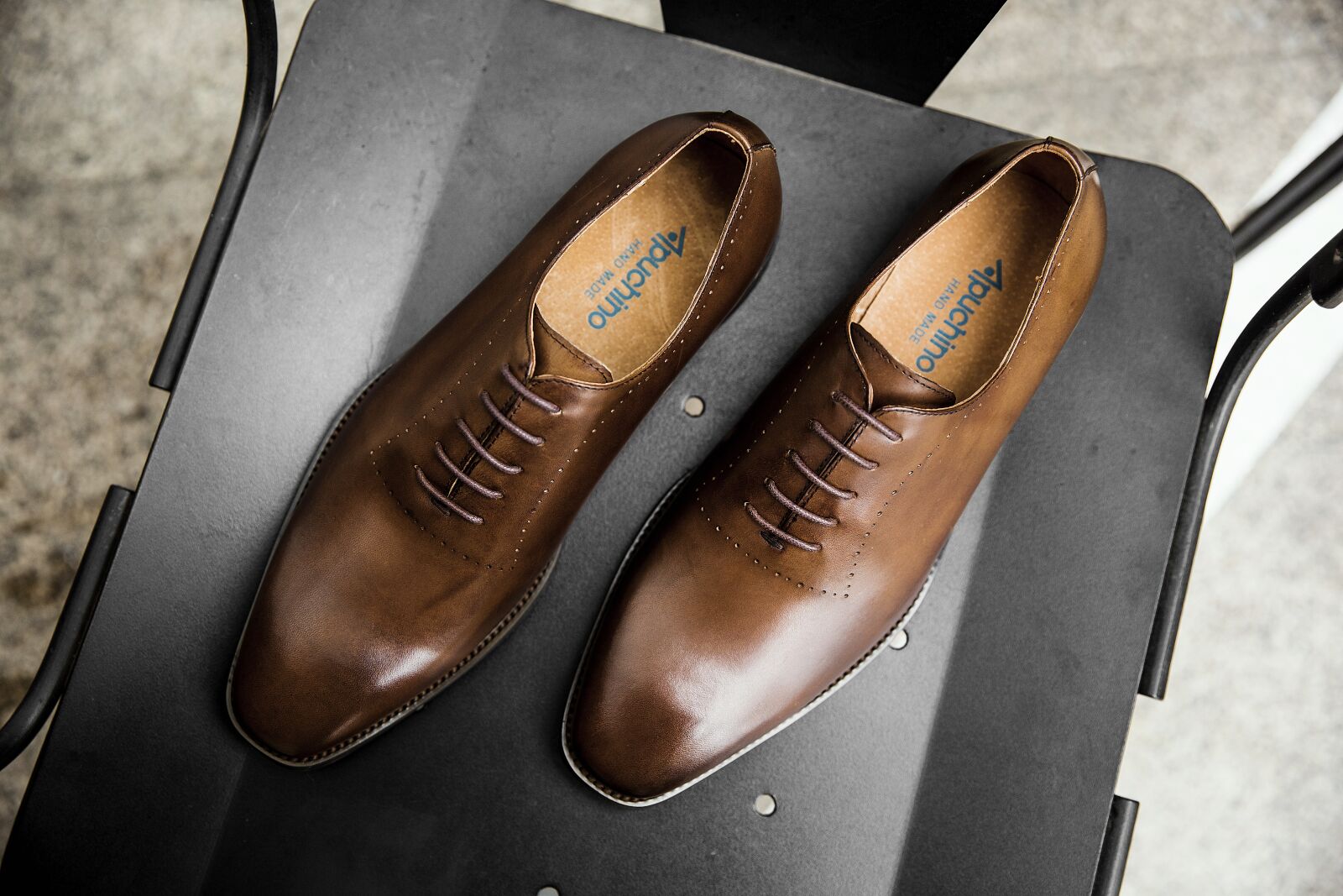 Canon EF 24-70mm F2.8L II USM sample photo. Shoes men, shoe, shine photography