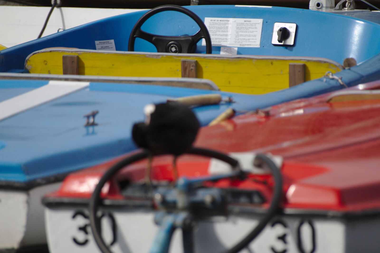 Canon EOS 1200D (EOS Rebel T5 / EOS Kiss X70 / EOS Hi) sample photo. Boat, bird, lake photography