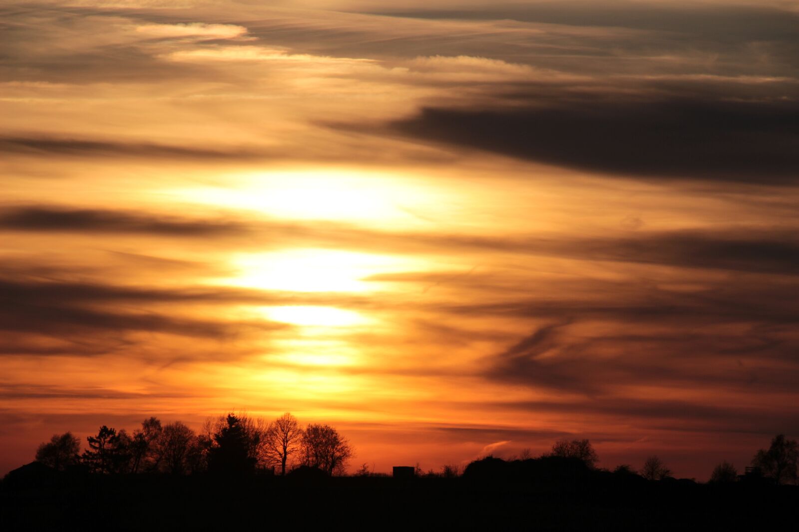 Canon EOS 650D (EOS Rebel T4i / EOS Kiss X6i) sample photo. Sunset, sun, clouds photography