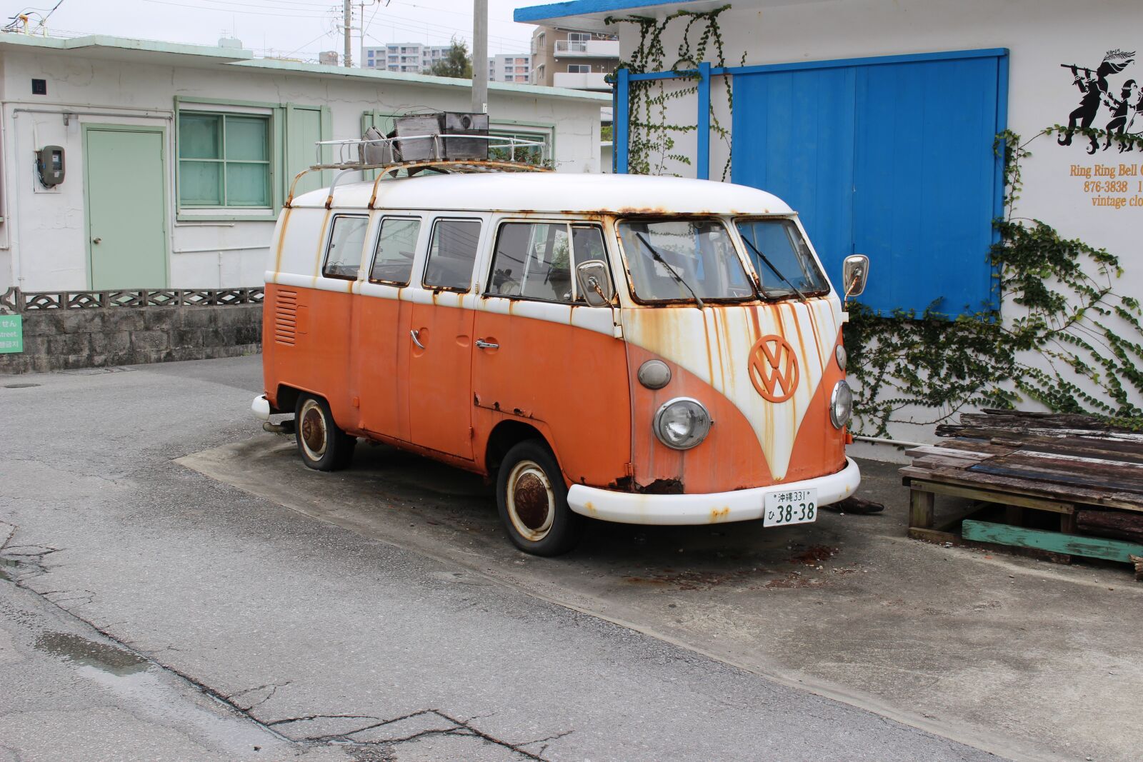 Canon EOS 100D (EOS Rebel SL1 / EOS Kiss X7) sample photo. Okinawa prefecture, car, minato photography