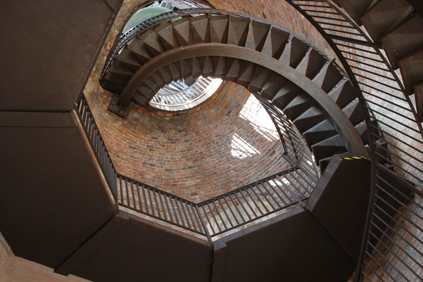 Canon EOS 600D (Rebel EOS T3i / EOS Kiss X5) sample photo. Italy, veneto, verona photography