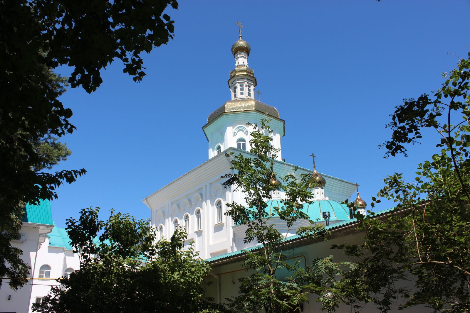 Canon EOS 600D (Rebel EOS T3i / EOS Kiss X5) sample photo. Apsheronsk, russia, monastery photography