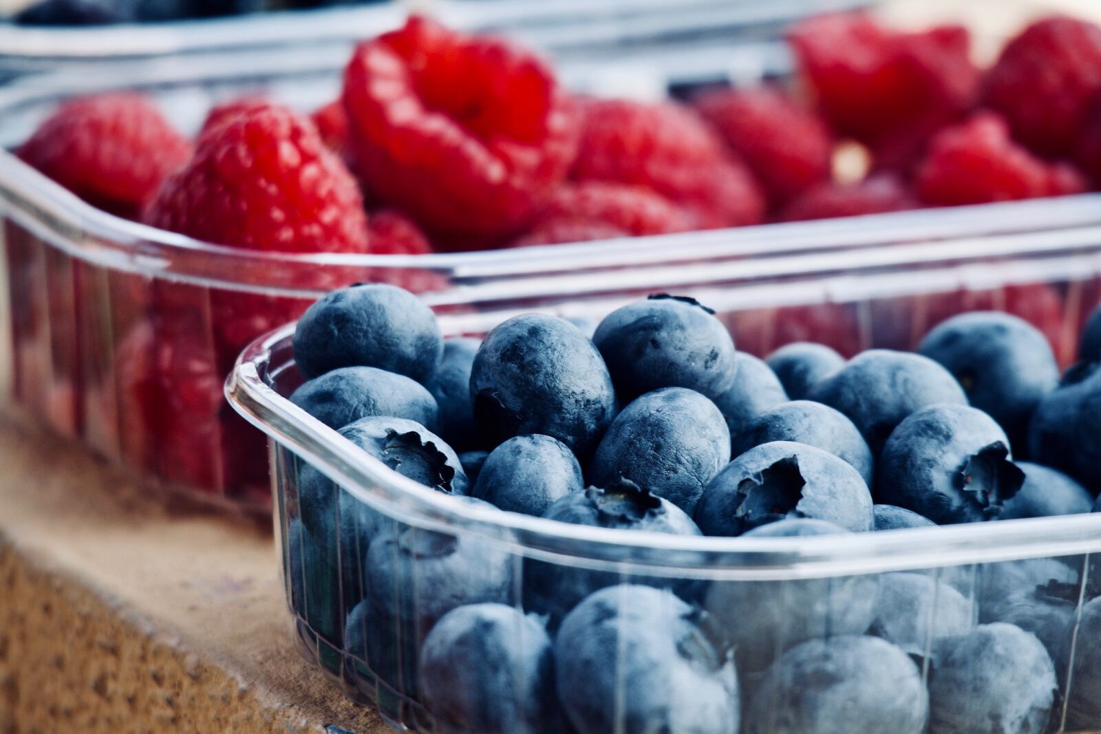 Canon EOS M sample photo. Soft fruits, blueberries, raspberries photography