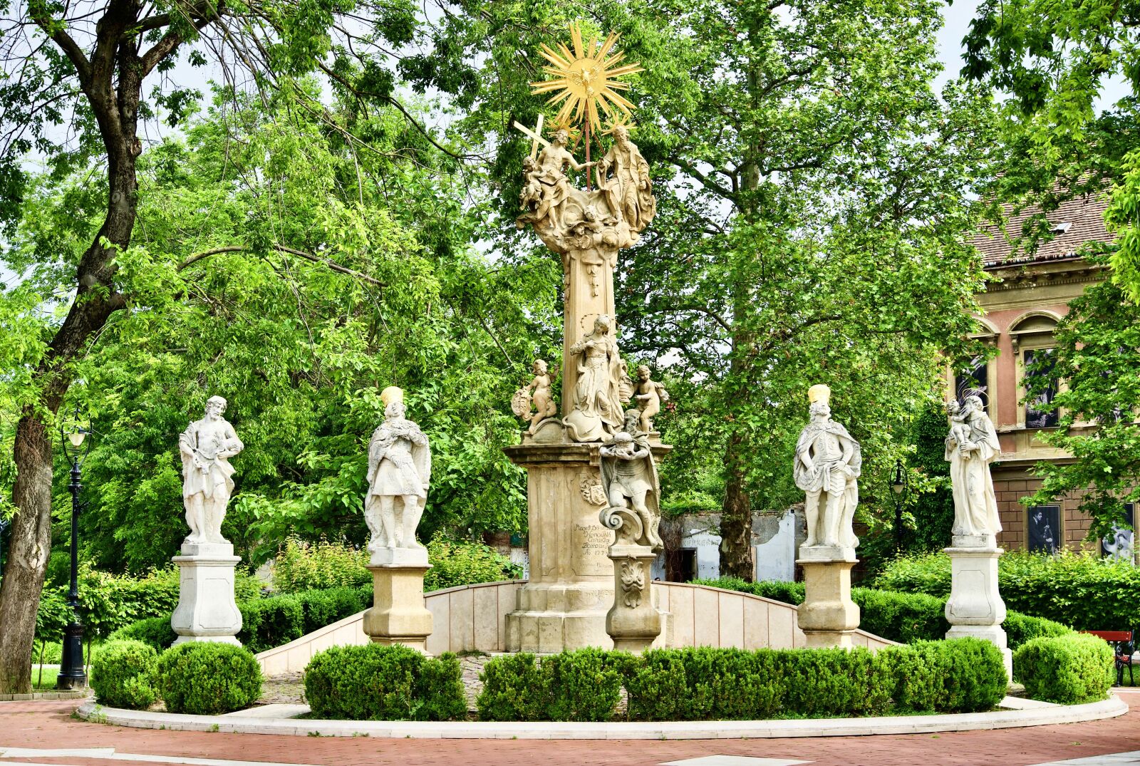 Sony a6500 sample photo. Monument, figures, historic photography