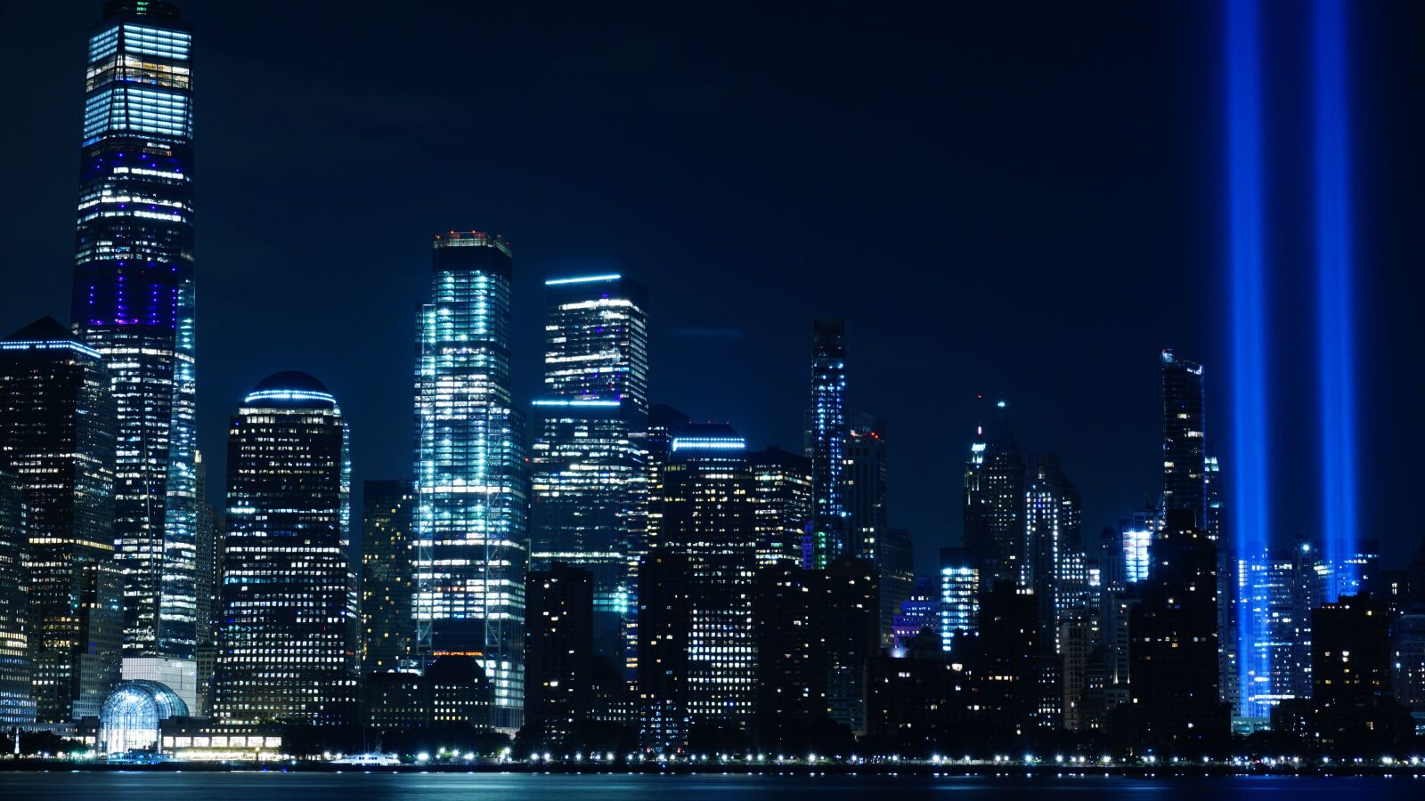 Sony E 16-50mm F3.5-5.6 PZ OSS sample photo. Tribute in light, 9 photography