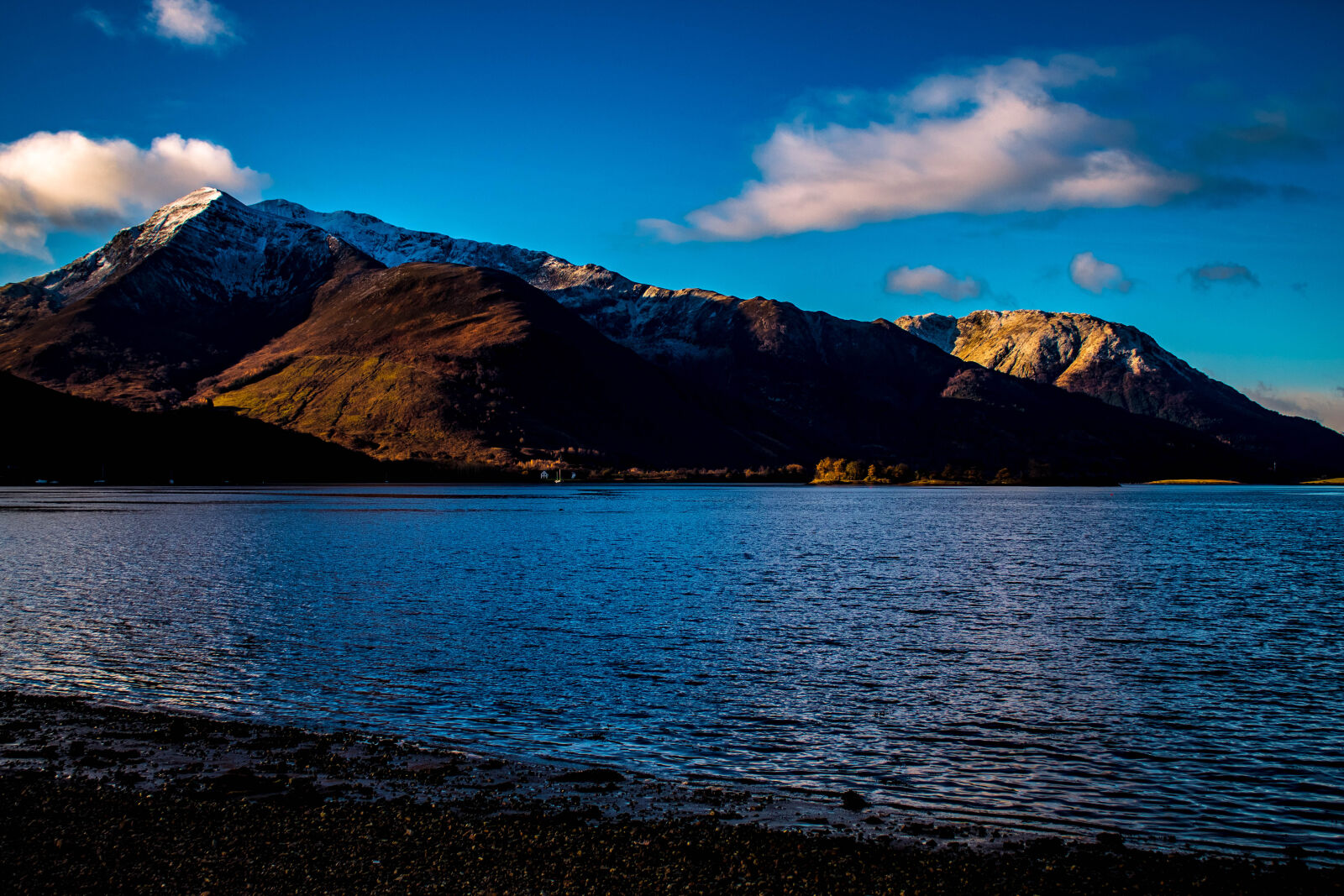 Canon EOS 1300D (EOS Rebel T6 / EOS Kiss X80) sample photo. Hills, landscape, loch, mountain photography