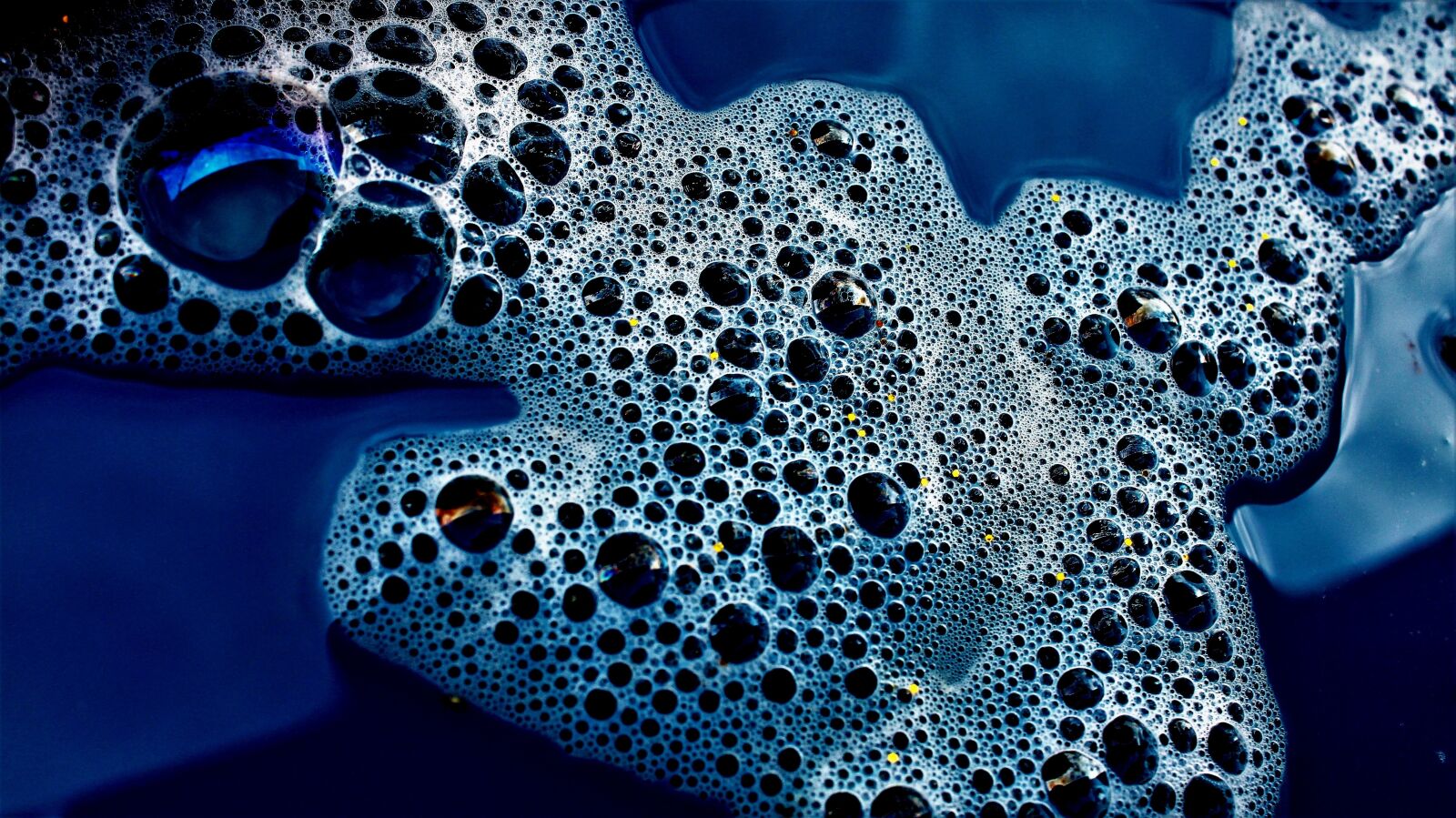 Canon EOS 700D (EOS Rebel T5i / EOS Kiss X7i) sample photo. Underwater, background, bubble photography