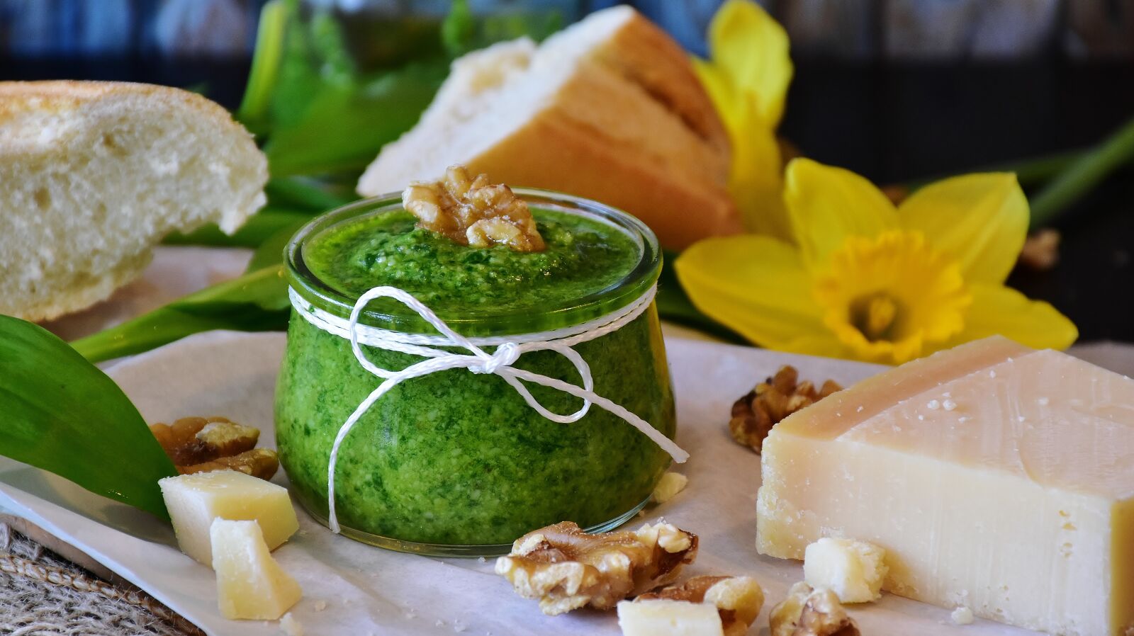 Nikon D7200 sample photo. Pesto, bear's garlic, b photography