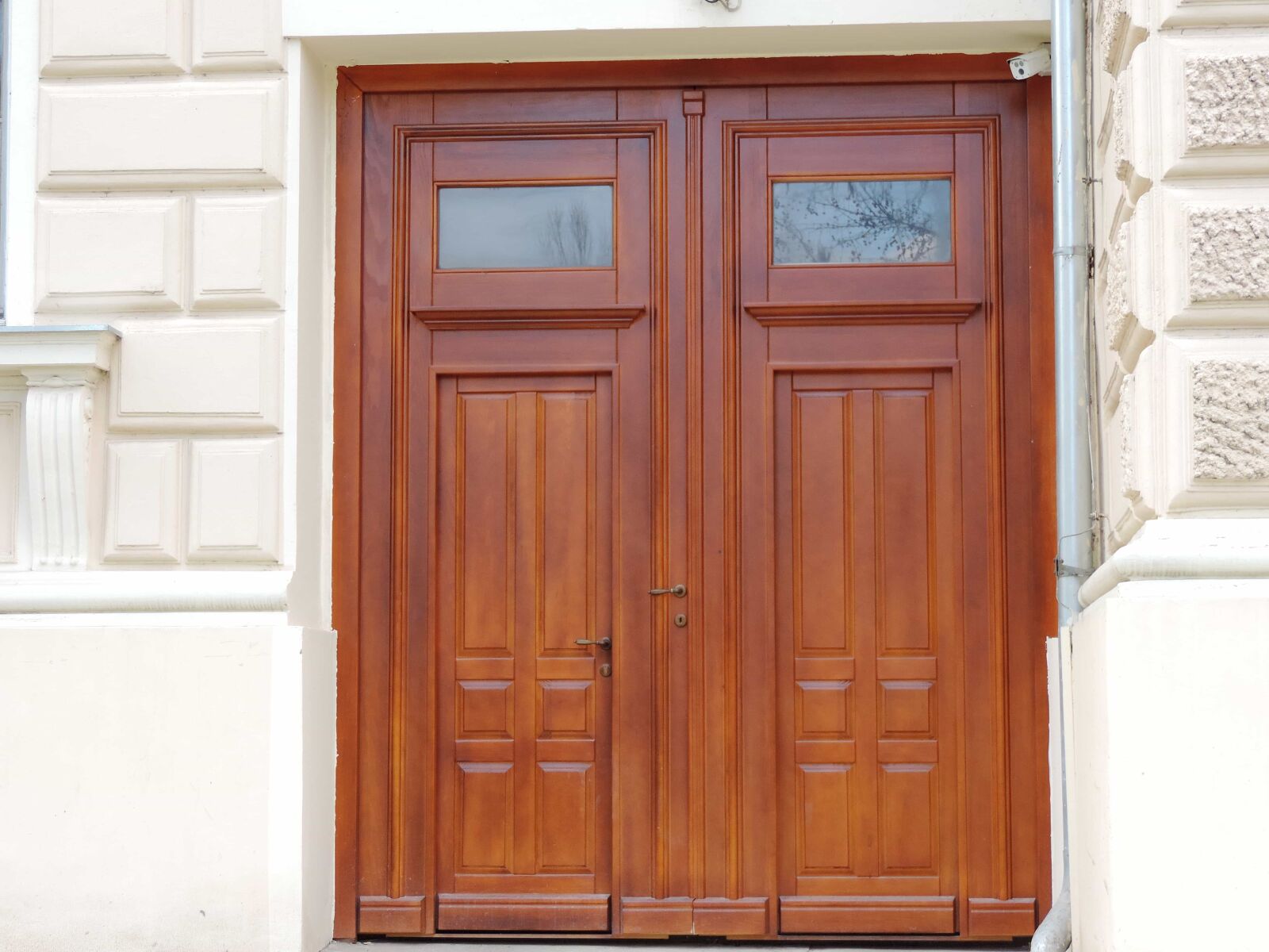 Nikon Coolpix P520 sample photo. Front door, old, door photography