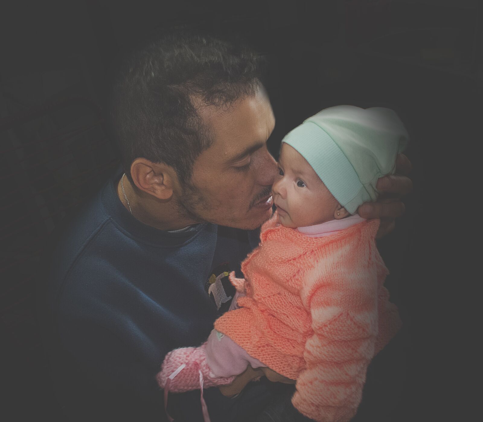 FujiFilm FinePix HS20 EXR (FinePix HS22 EXR) sample photo. Bebe, father, love photography
