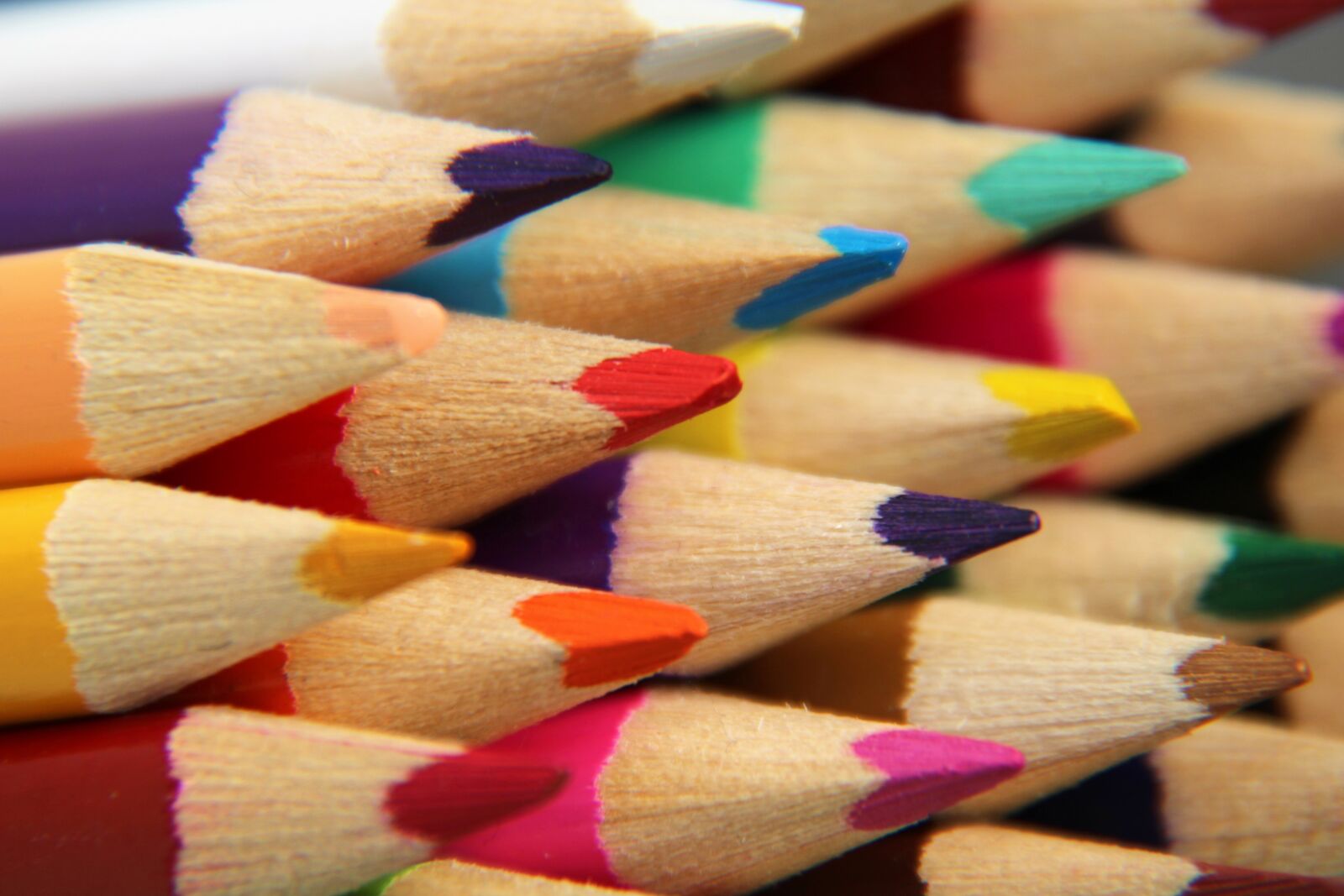 Canon EOS 2000D (EOS Rebel T7 / EOS Kiss X90 / EOS 1500D) sample photo. Colored pencils, pens, colorful photography