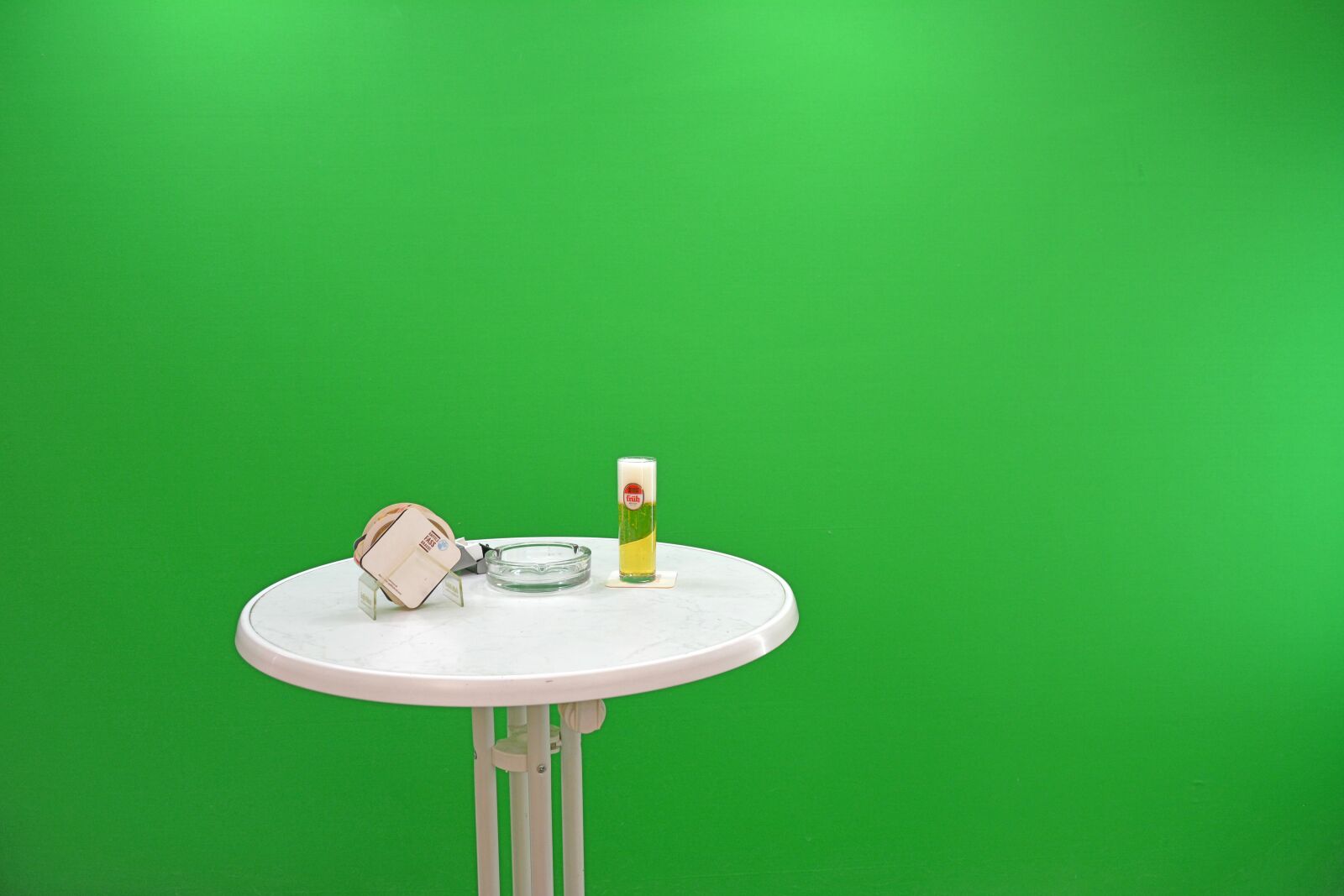 Nikon D5200 sample photo. Chroma key, greenbox, bar photography