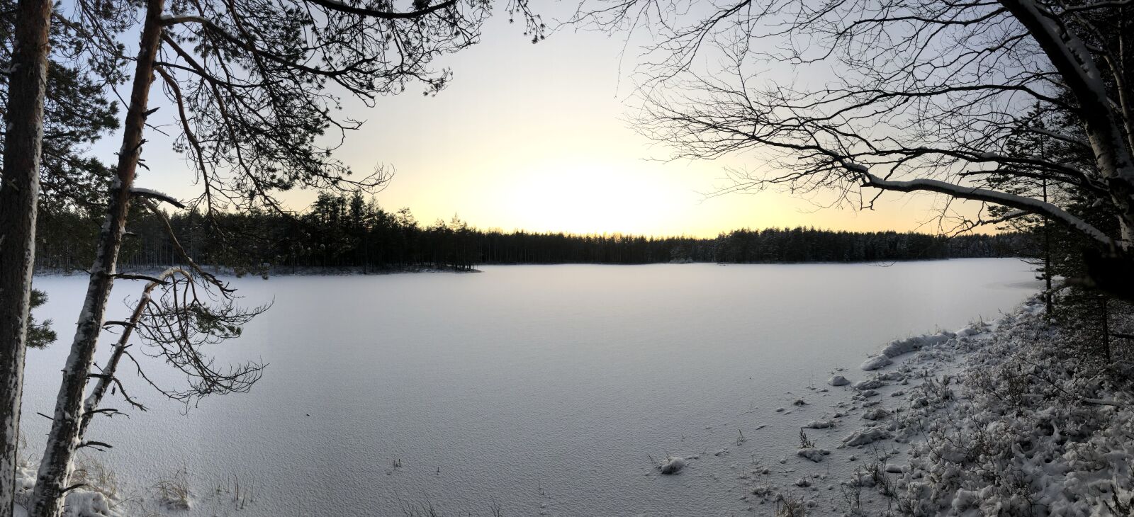 iPhone X back camera 4mm f/1.8 sample photo. Scenic, landscape, nature photography