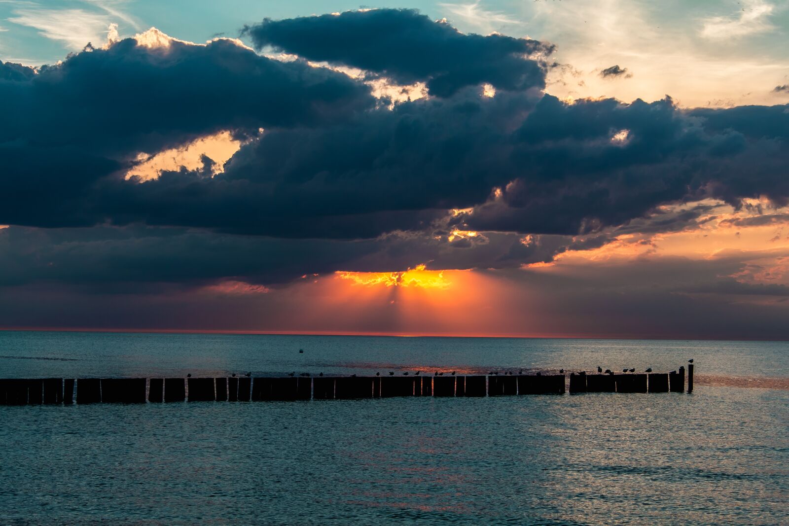 Canon EOS 700D (EOS Rebel T5i / EOS Kiss X7i) sample photo. Sunset, sea, sunset sea photography
