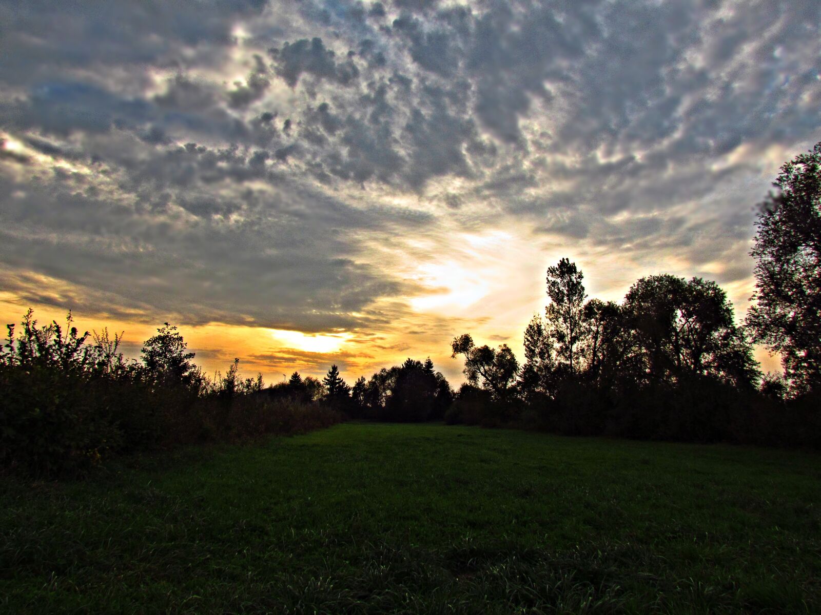 Canon PowerShot SX30 IS sample photo. Clouds, sky, meadow photography