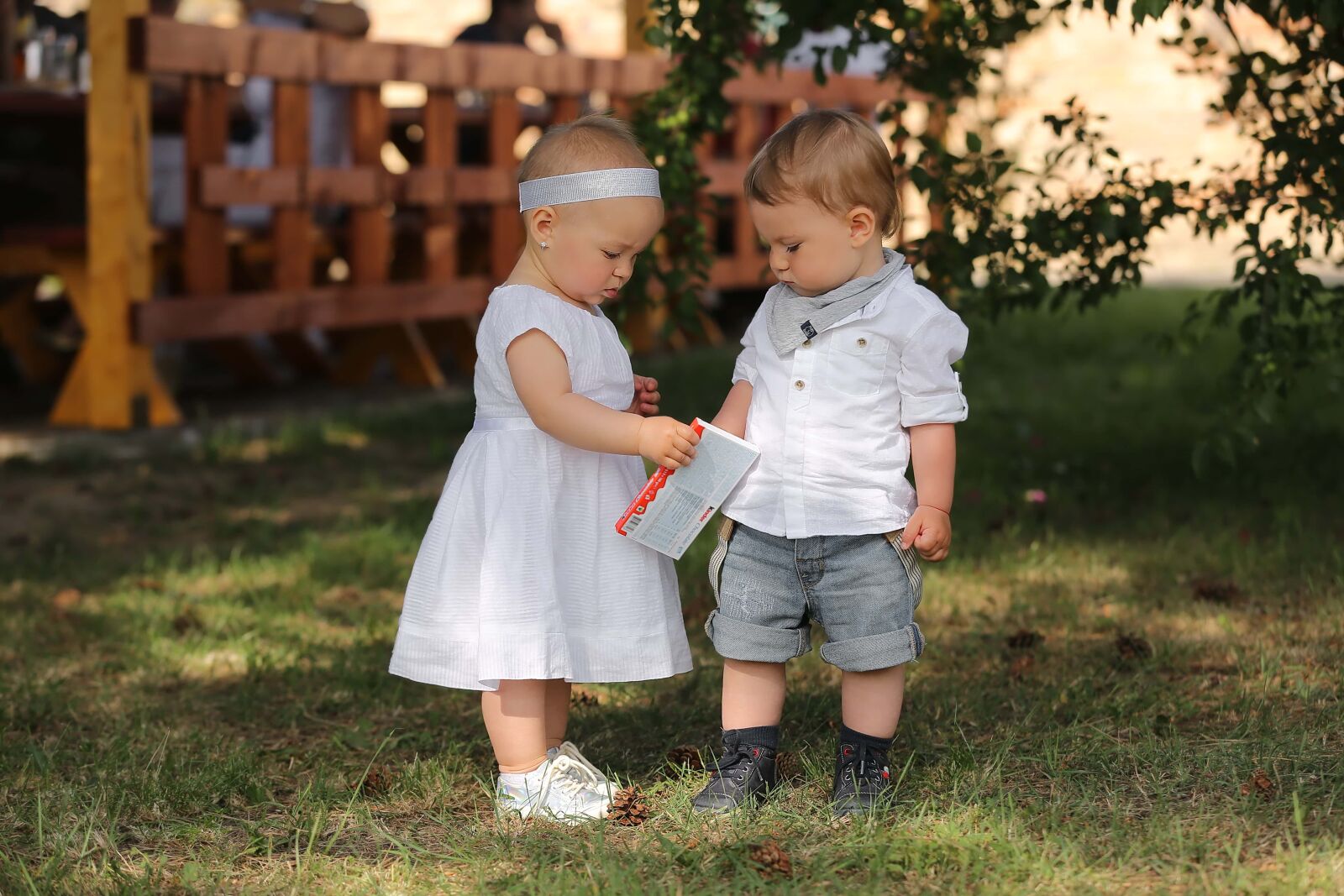 Canon EOS 5D Mark III sample photo. Brother, sister, childhood, children photography