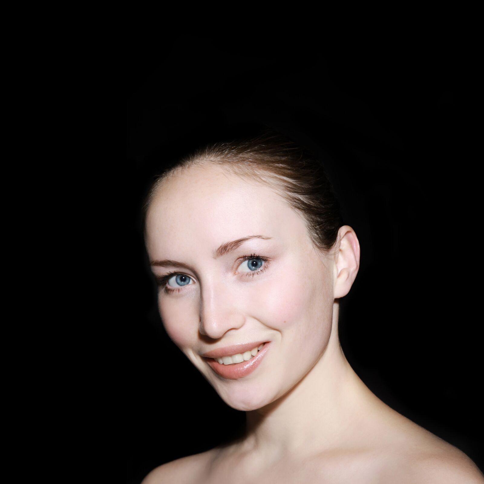 Canon EOS 5D Mark II sample photo. Young, woman, smiling photography
