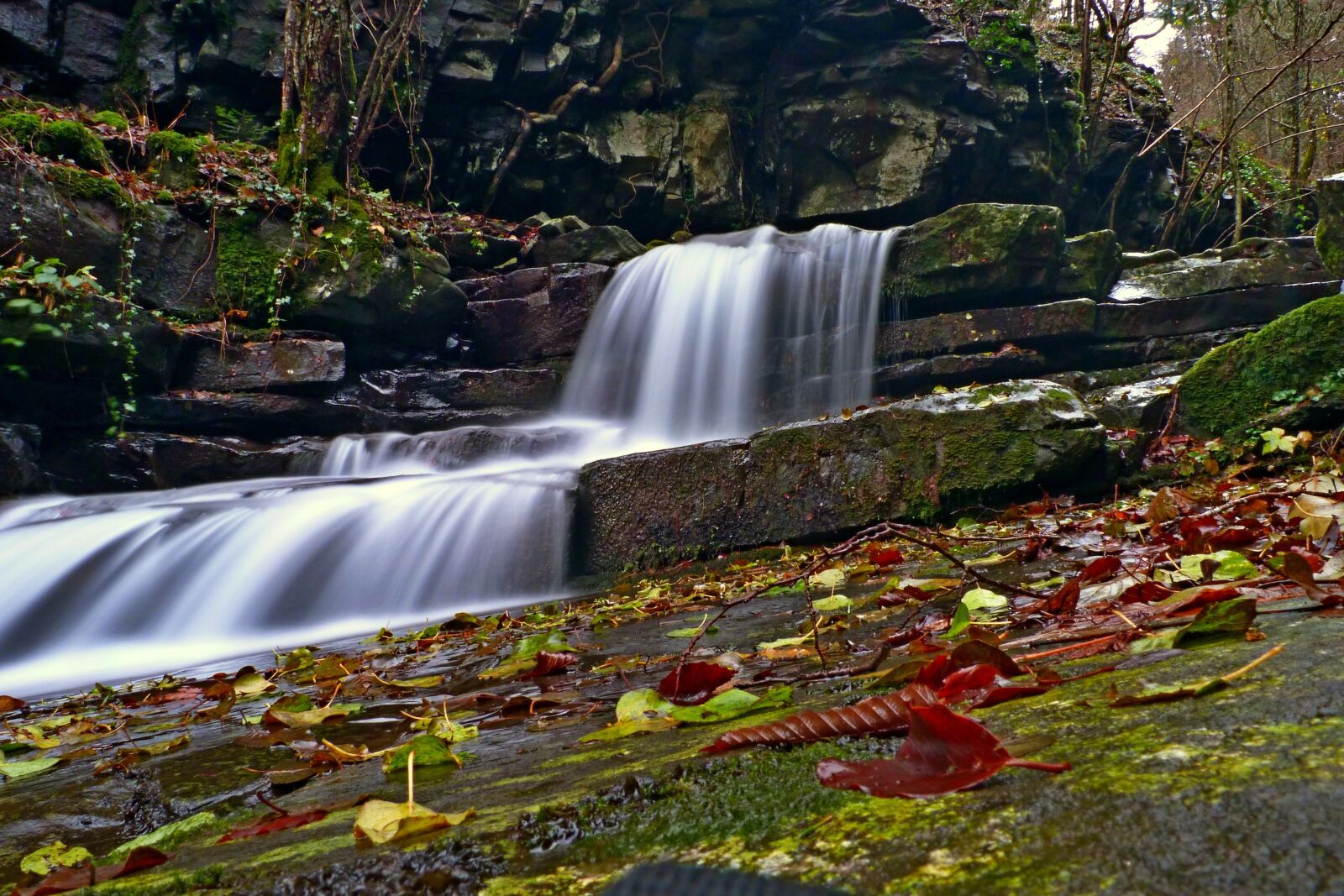 Panasonic Lumix DMC-FZ40 (Lumix DMC-FZ45) sample photo. Waterfall, monolithic part of photography