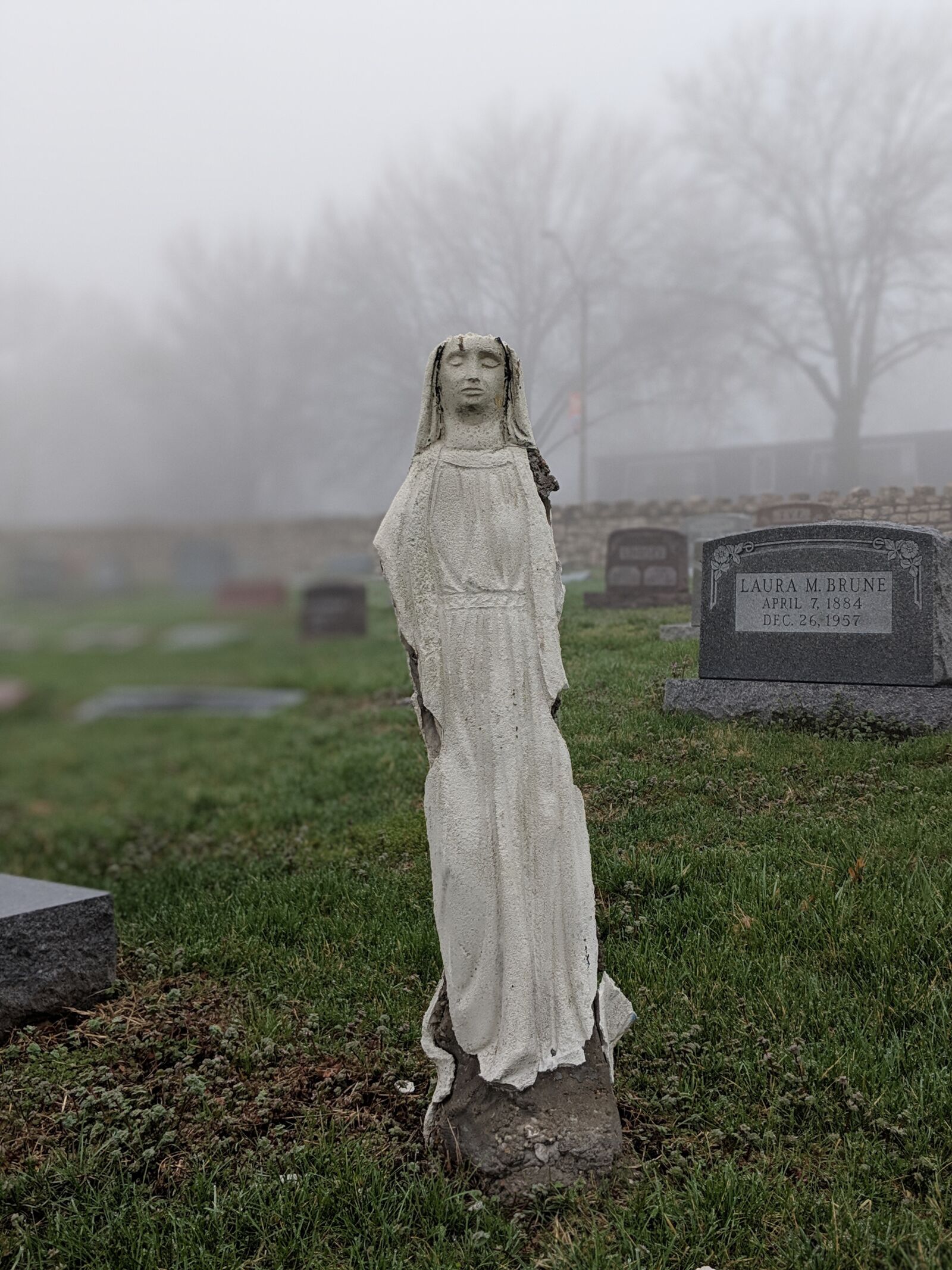 Google Pixel 2 sample photo. Grave, angel, saint photography