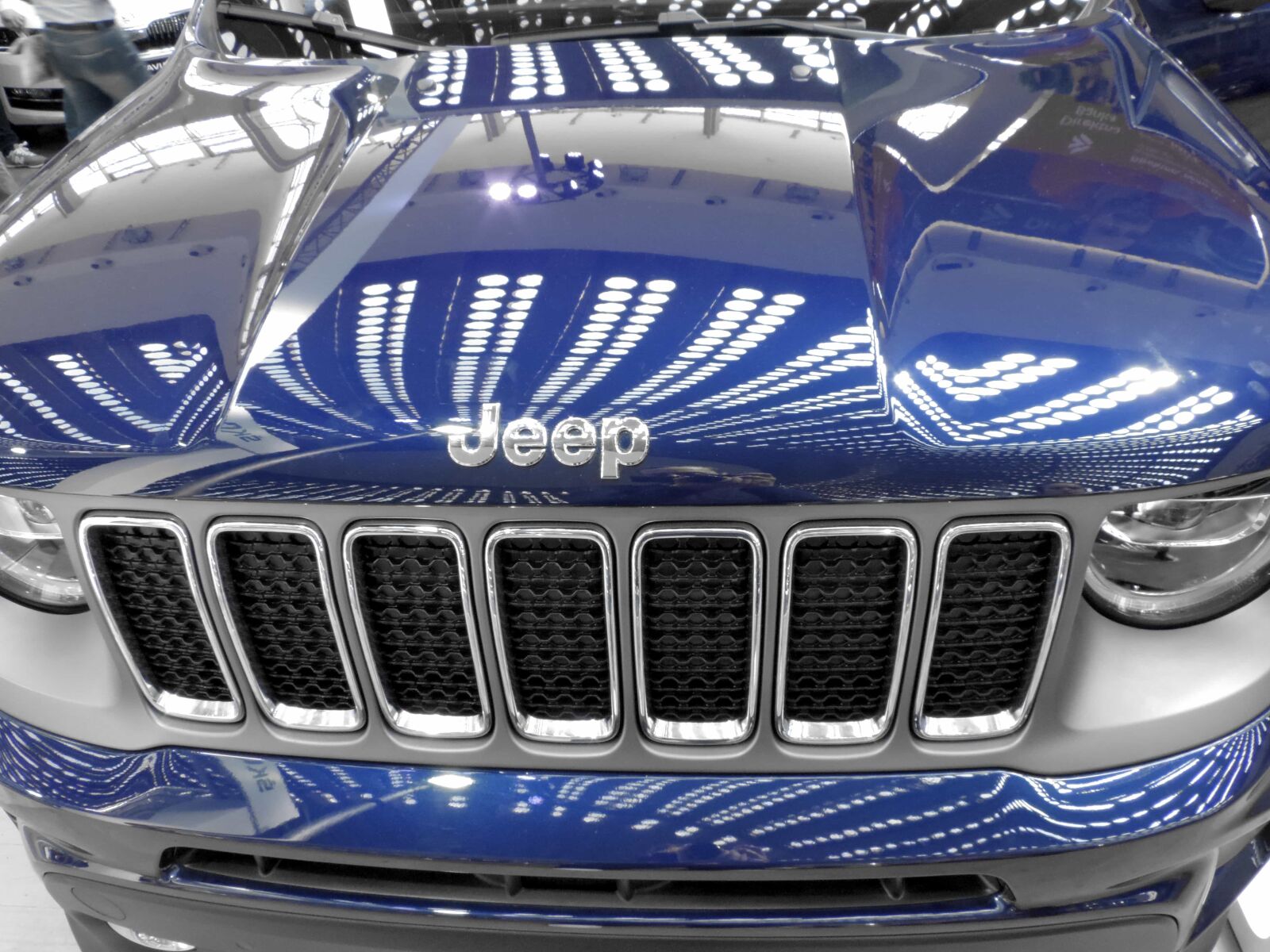 Nikon Coolpix P520 sample photo. Headlight, hood, jeep, metallic photography