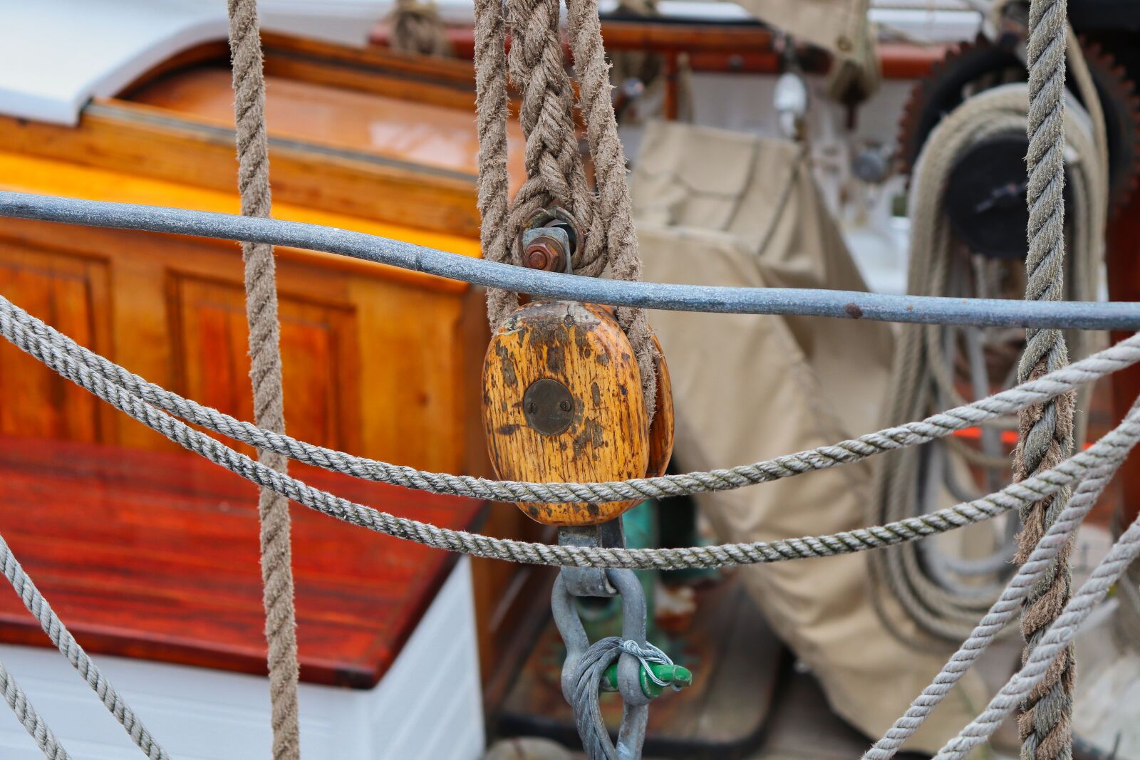 Canon EOS 200D (EOS Rebel SL2 / EOS Kiss X9) sample photo. Boat, ship, sailing boat photography