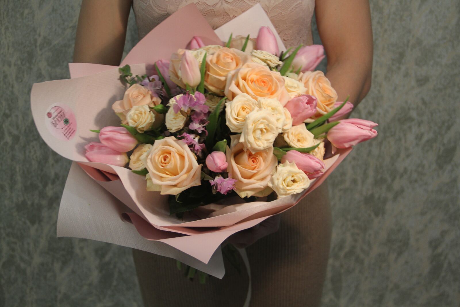 Canon EOS 7D sample photo. Tulips, roses, spring bouquet photography