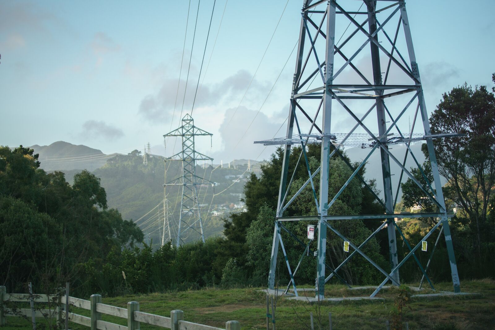 Sony a6000 + Sony DT 50mm F1.8 SAM sample photo. Pylon, scenery, energy photography