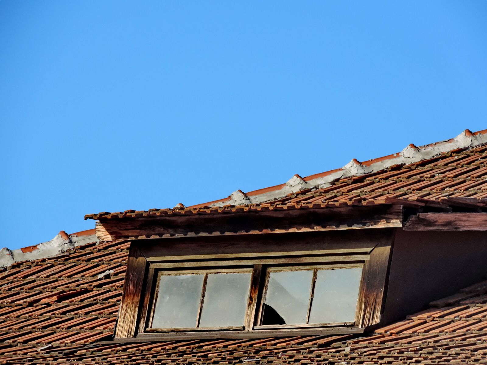 Nikon Coolpix P520 sample photo. Architecture, roof, tile, roofing photography