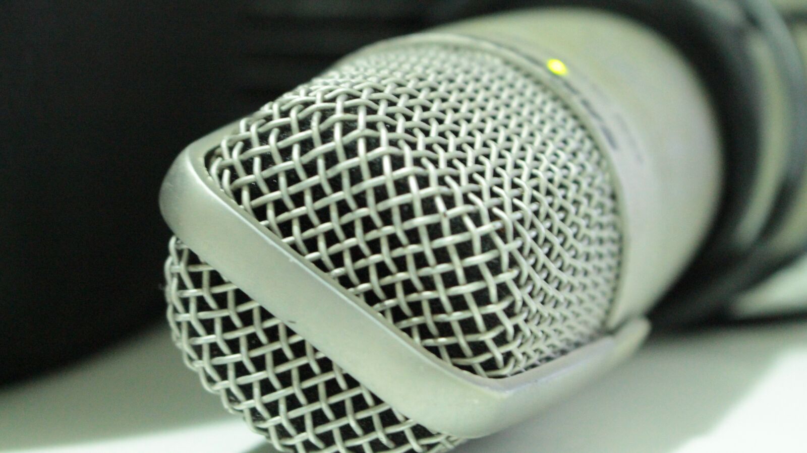 Canon EOS 700D (EOS Rebel T5i / EOS Kiss X7i) sample photo. Microphone, recording, studio photography