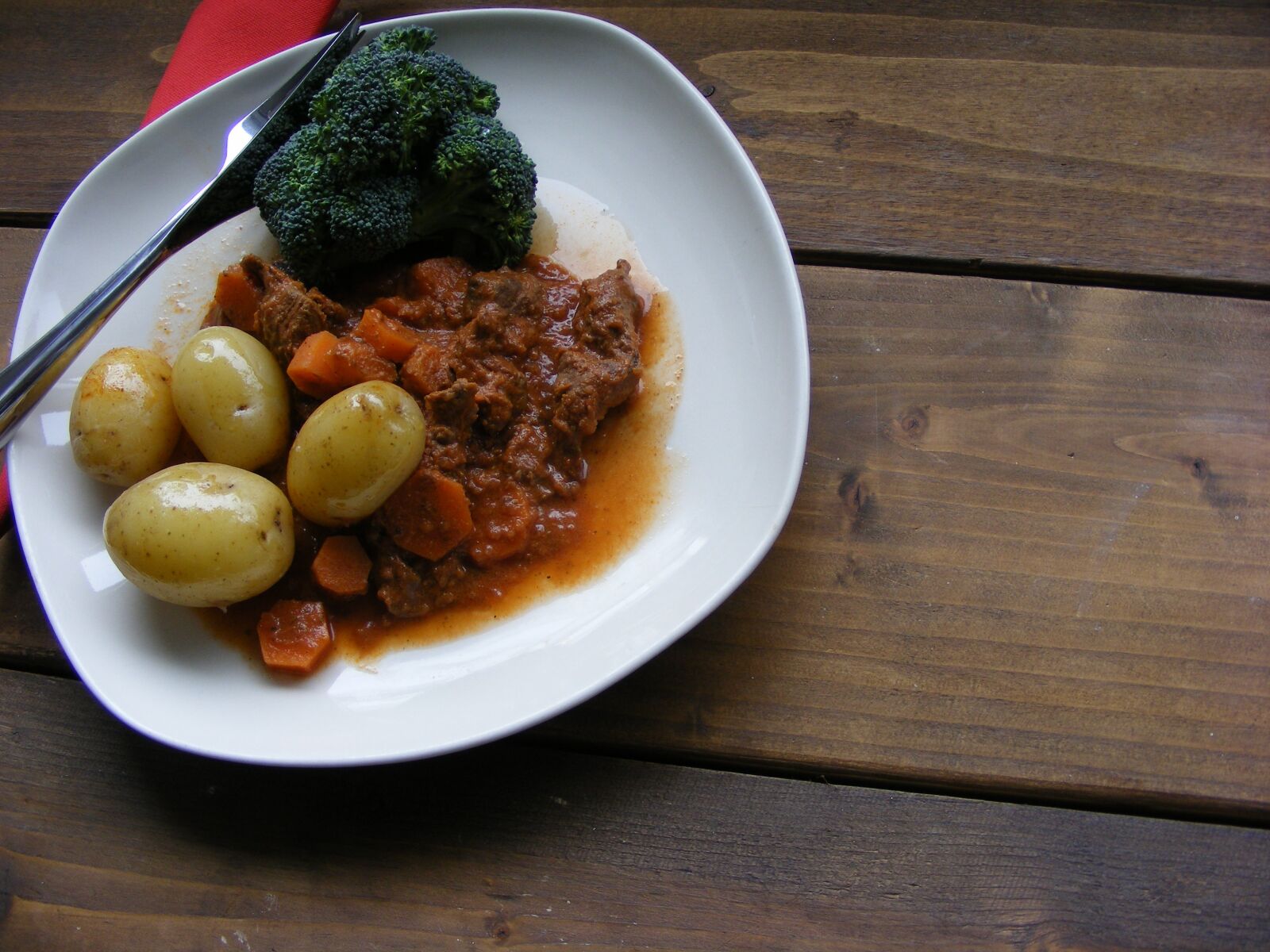 Fujifilm FinePix S5800 S800 sample photo. Casserole, food, broccoli photography