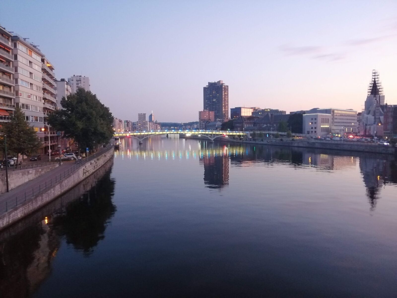 HUAWEI SNE-LX1 sample photo. Liege, city, building photography