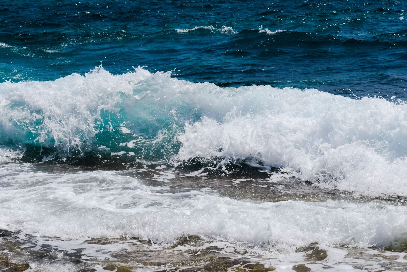 Nikon D3300 sample photo. Wave, smashing, foam photography